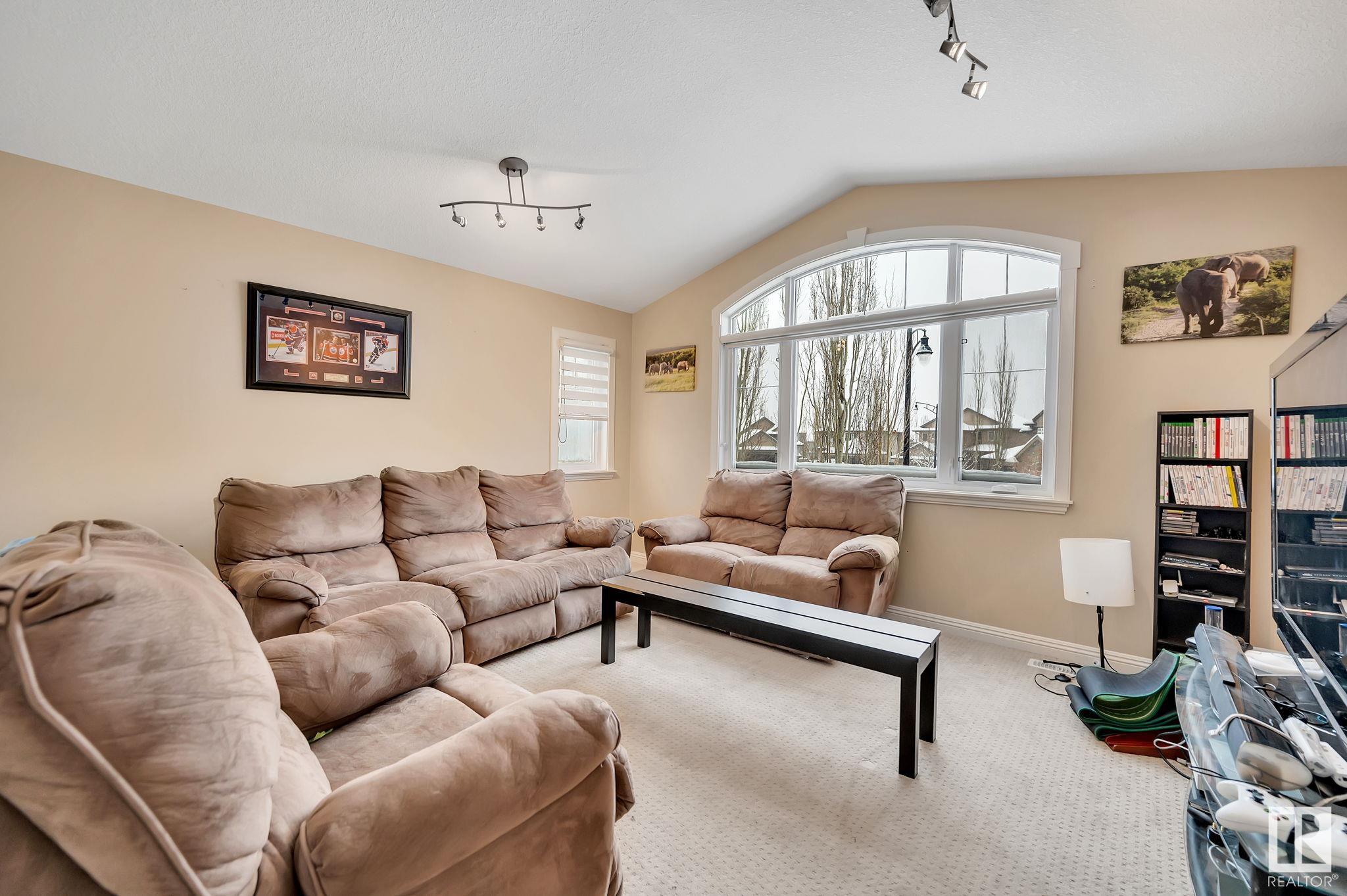 2511 WARRY BAY Bay