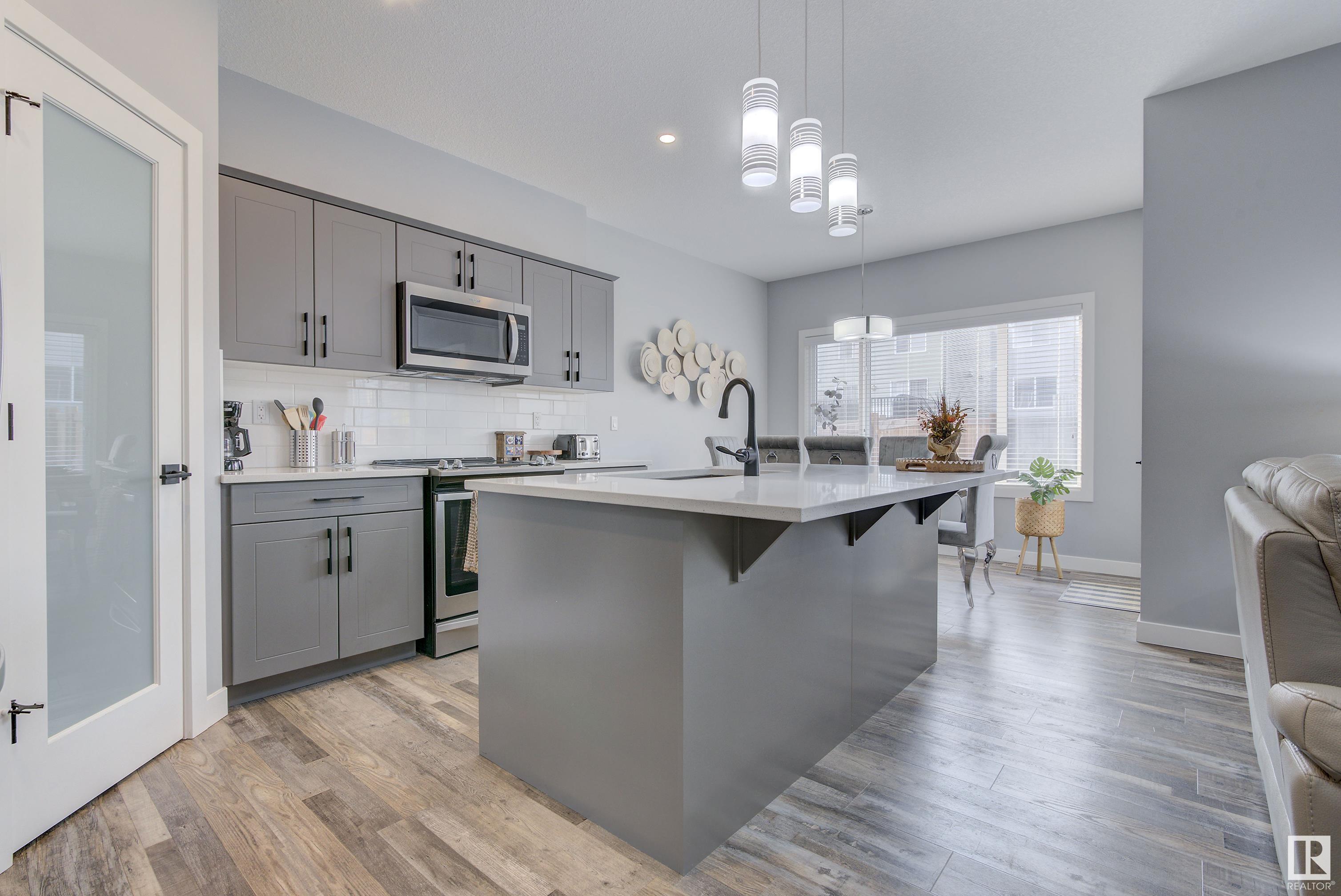 2082 GRAYDON HILL Crescent