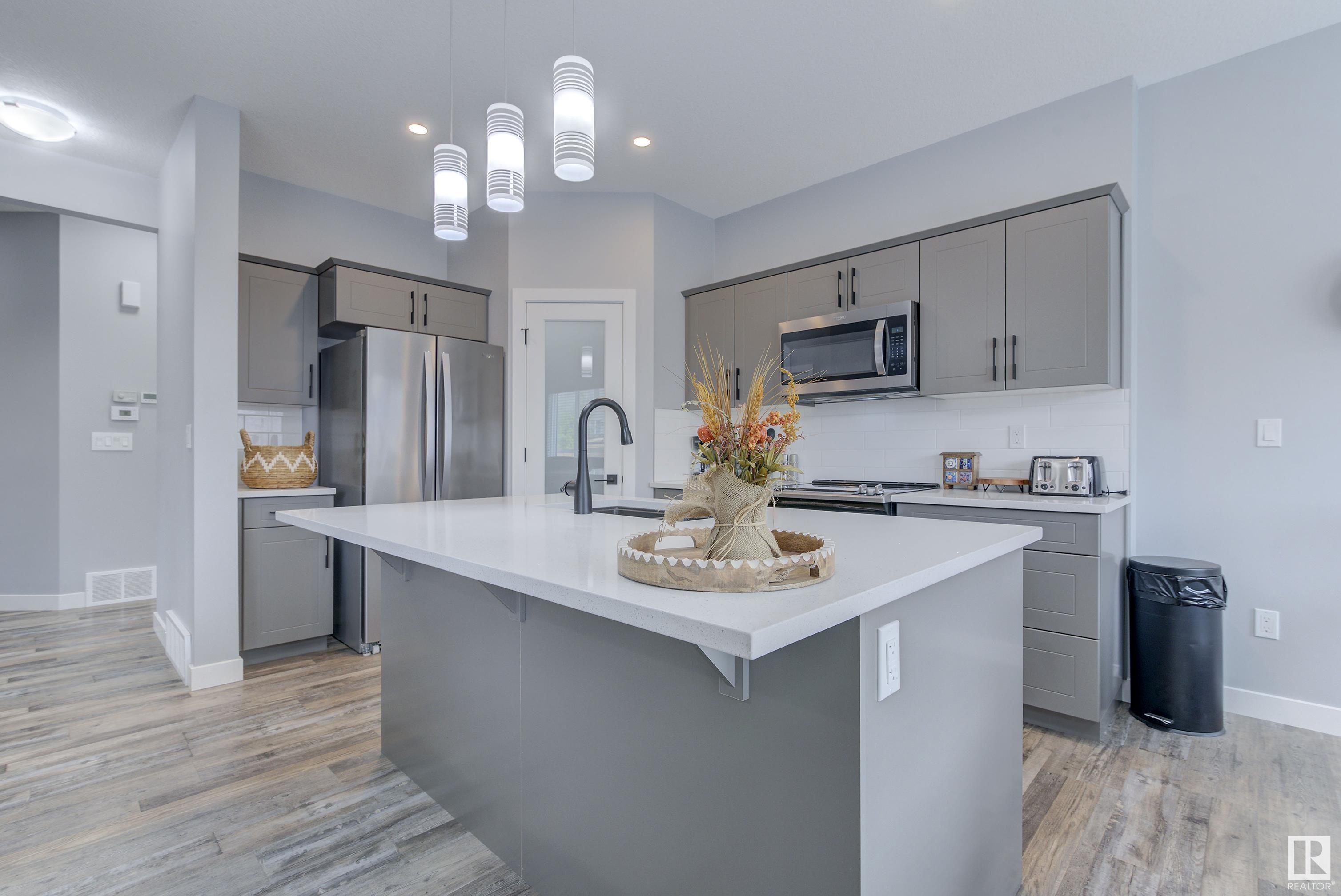 2082 GRAYDON HILL Crescent