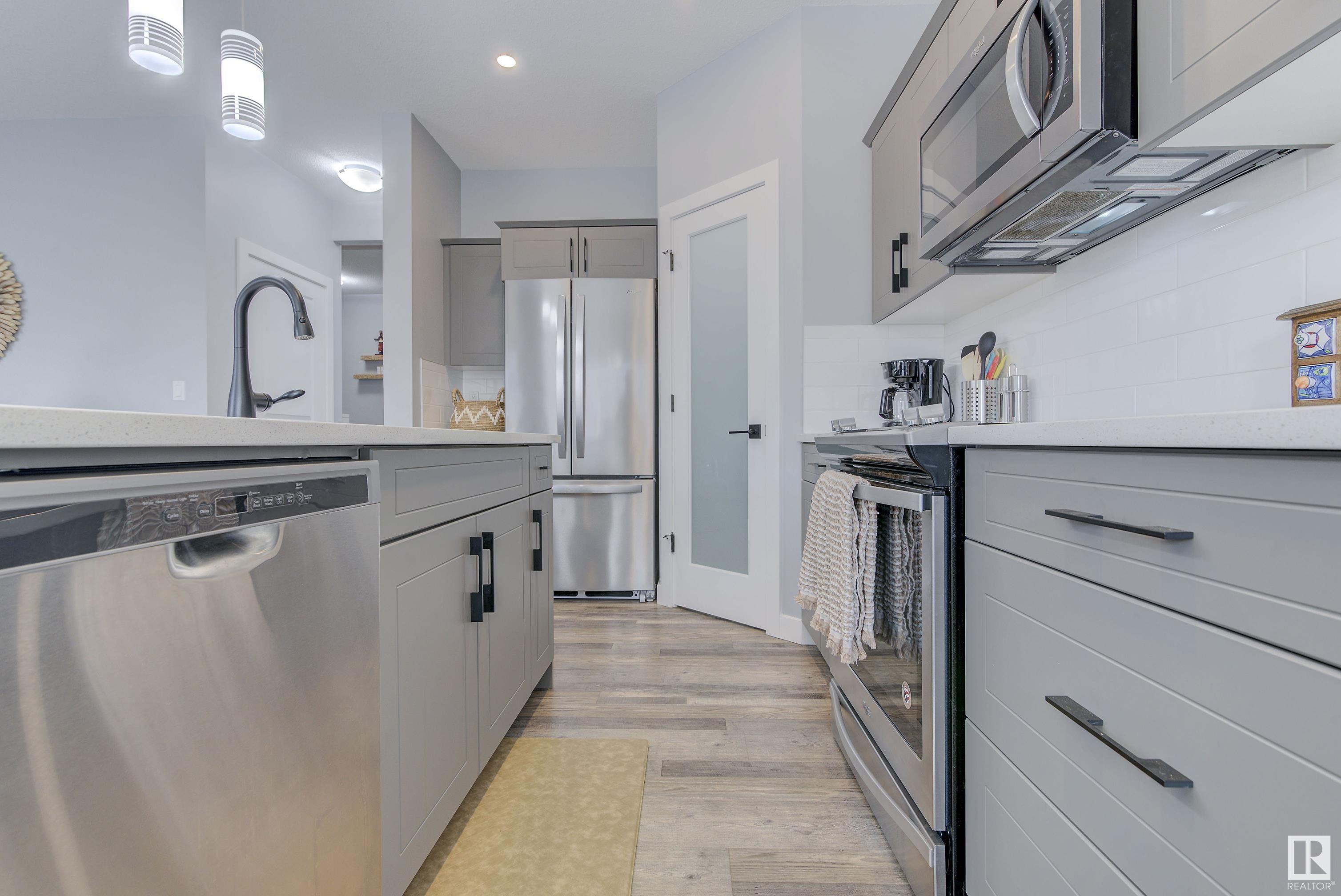 2082 GRAYDON HILL Crescent