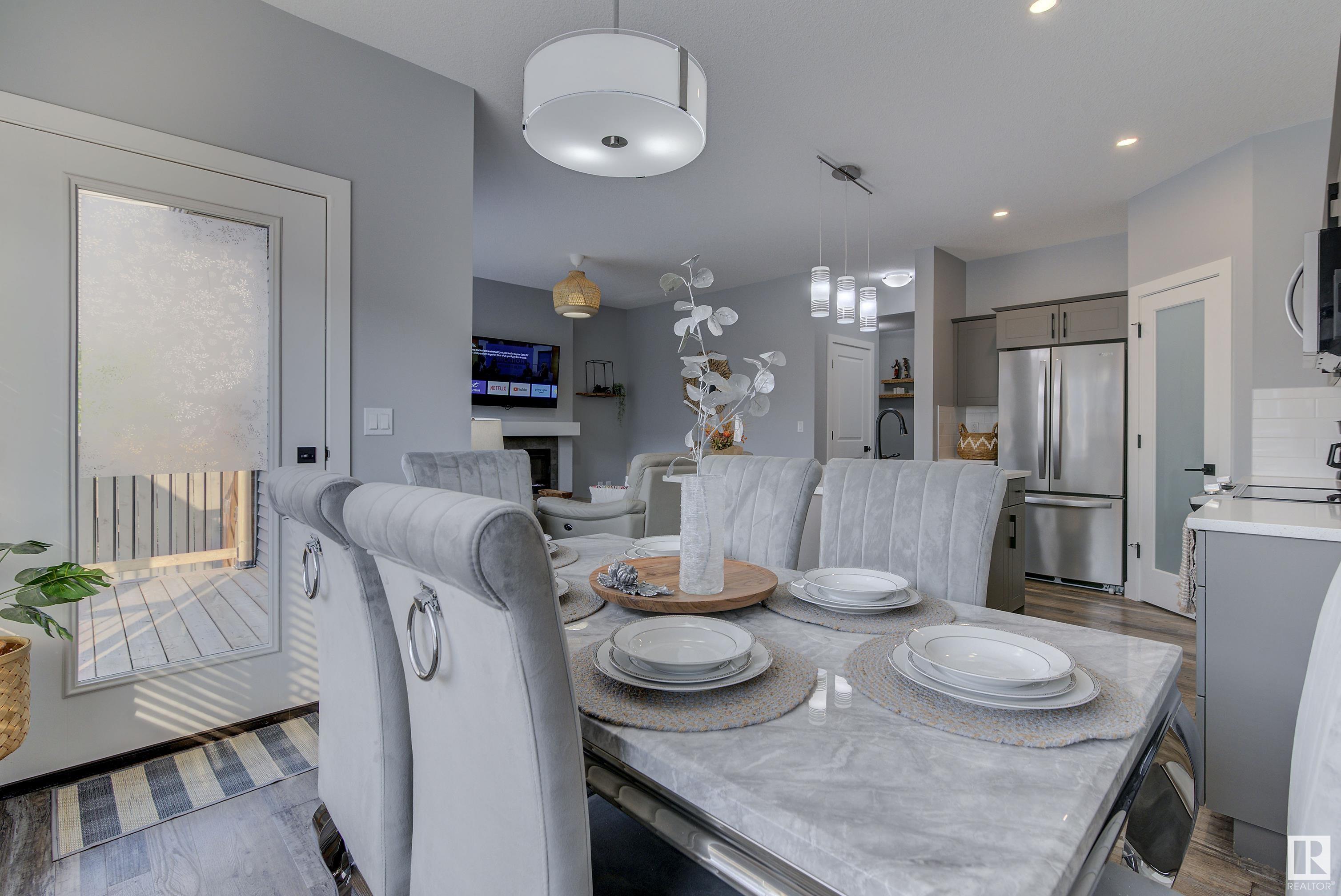 2082 GRAYDON HILL Crescent
