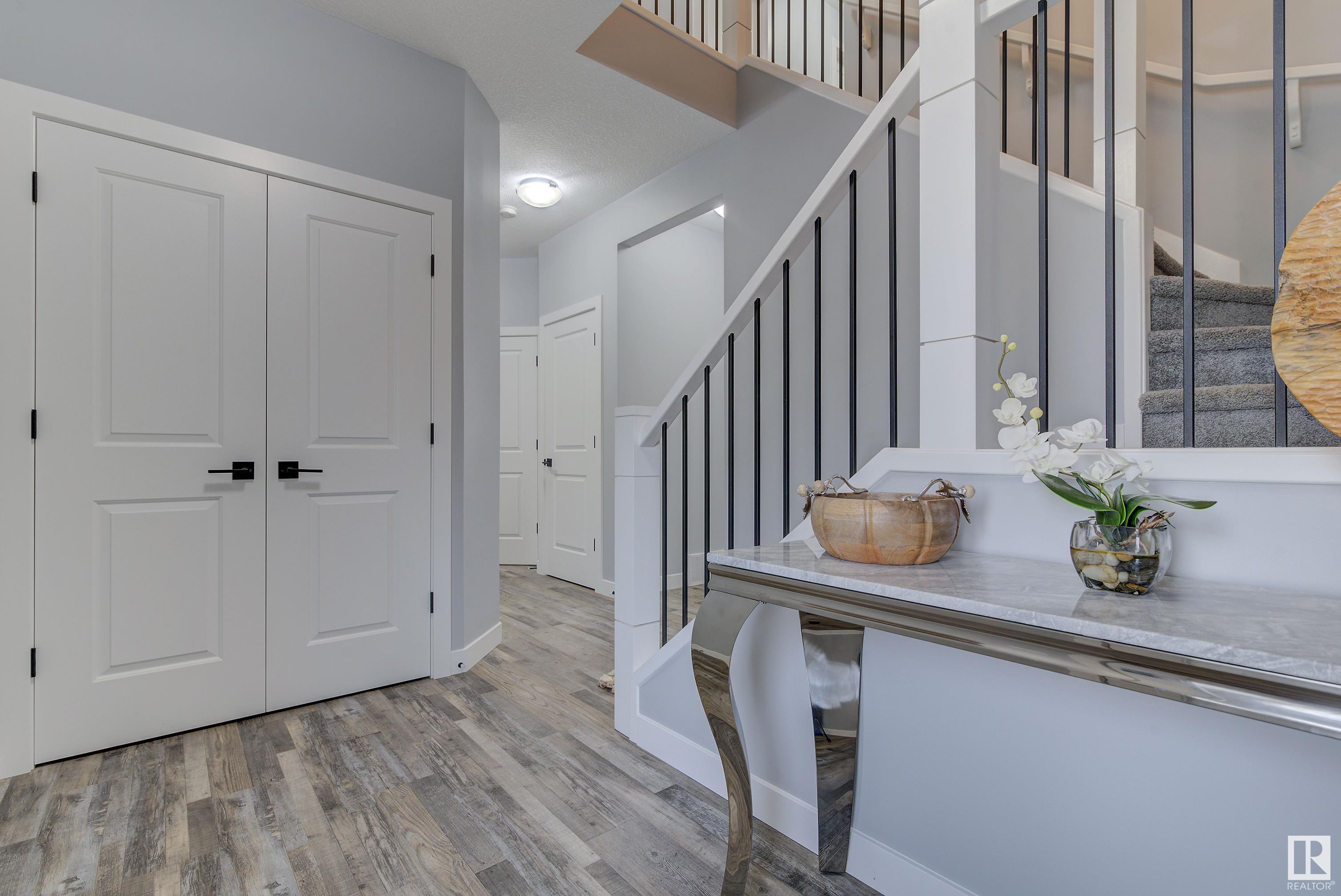 2082 GRAYDON HILL Crescent