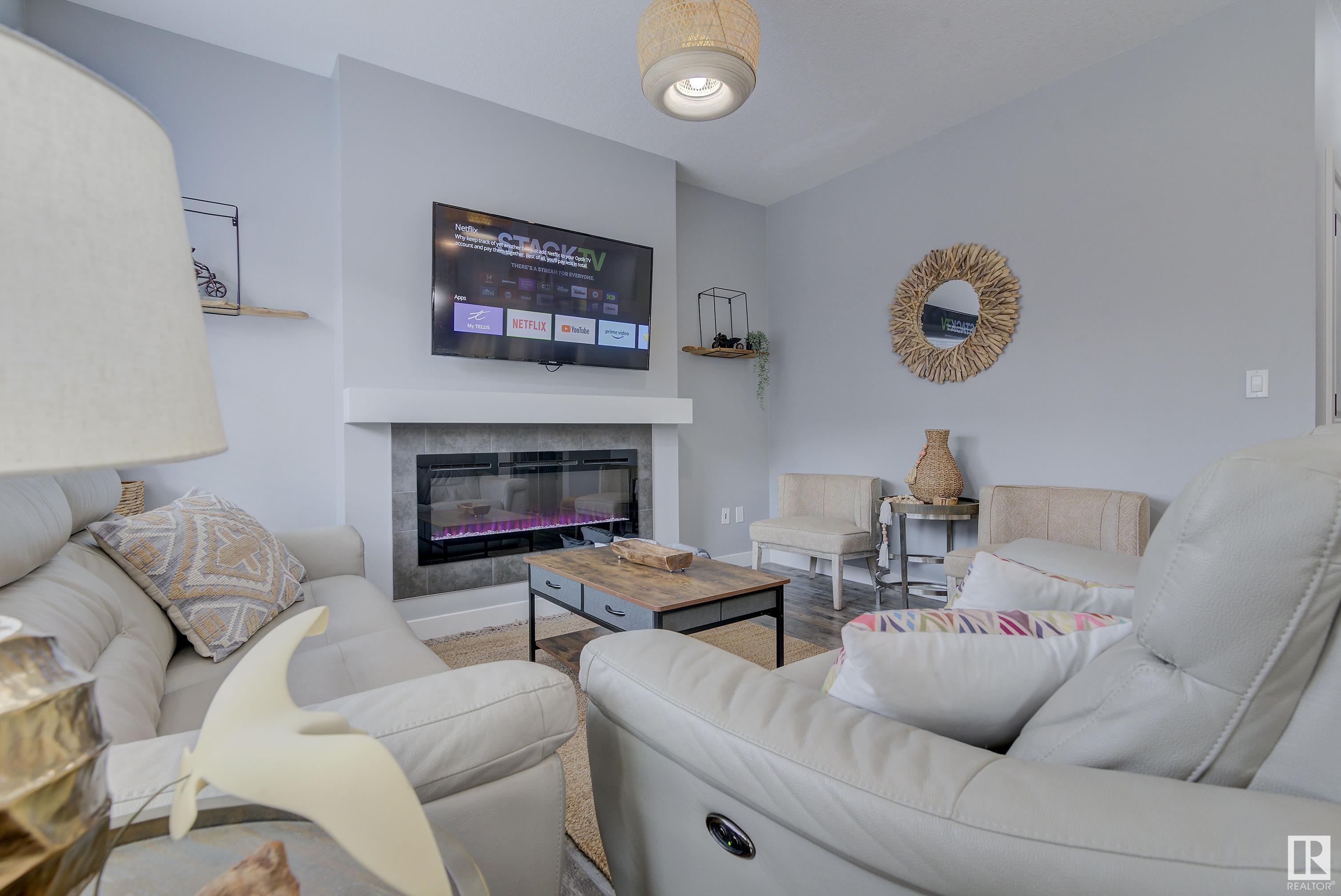 2082 GRAYDON HILL Crescent