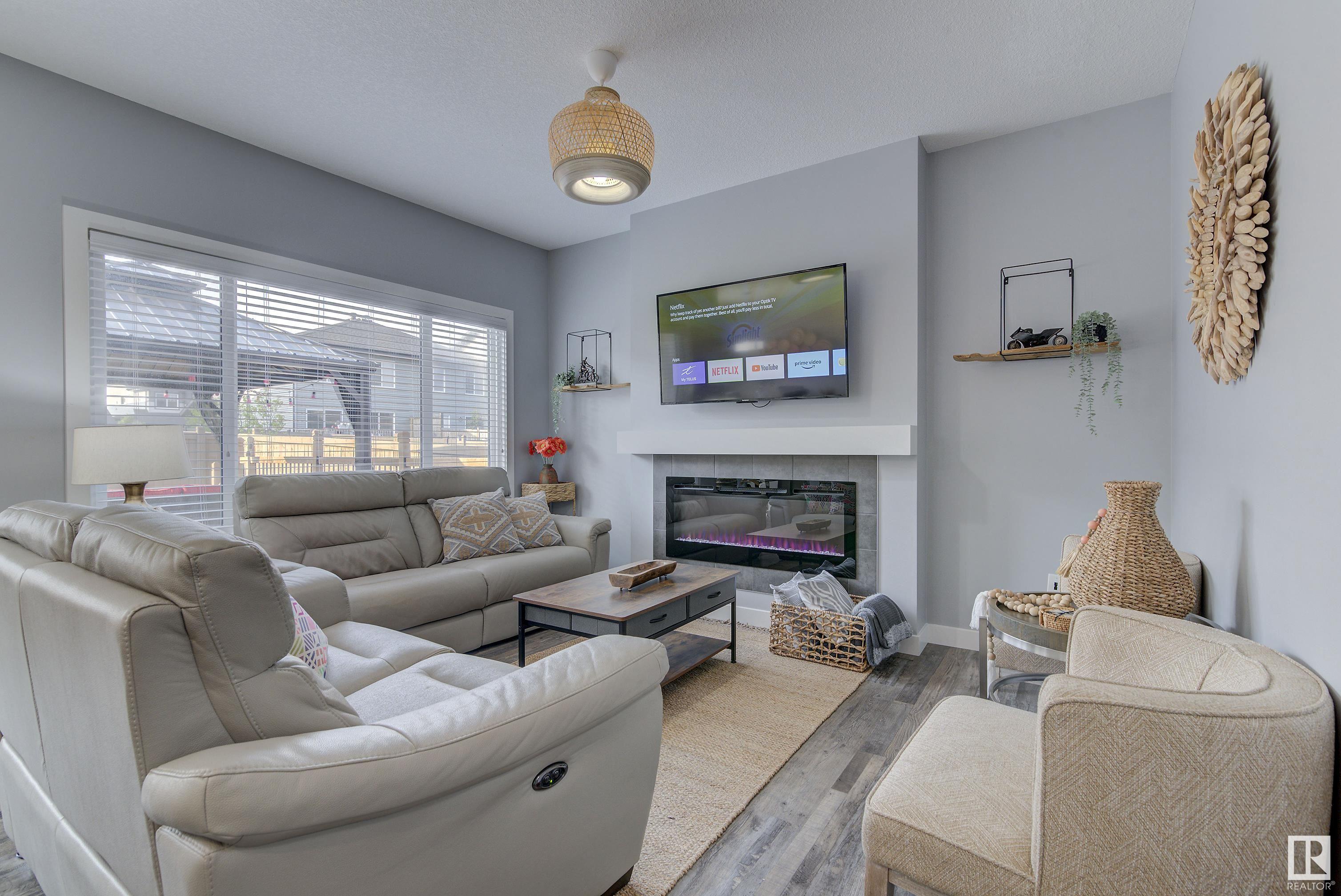 2082 GRAYDON HILL Crescent