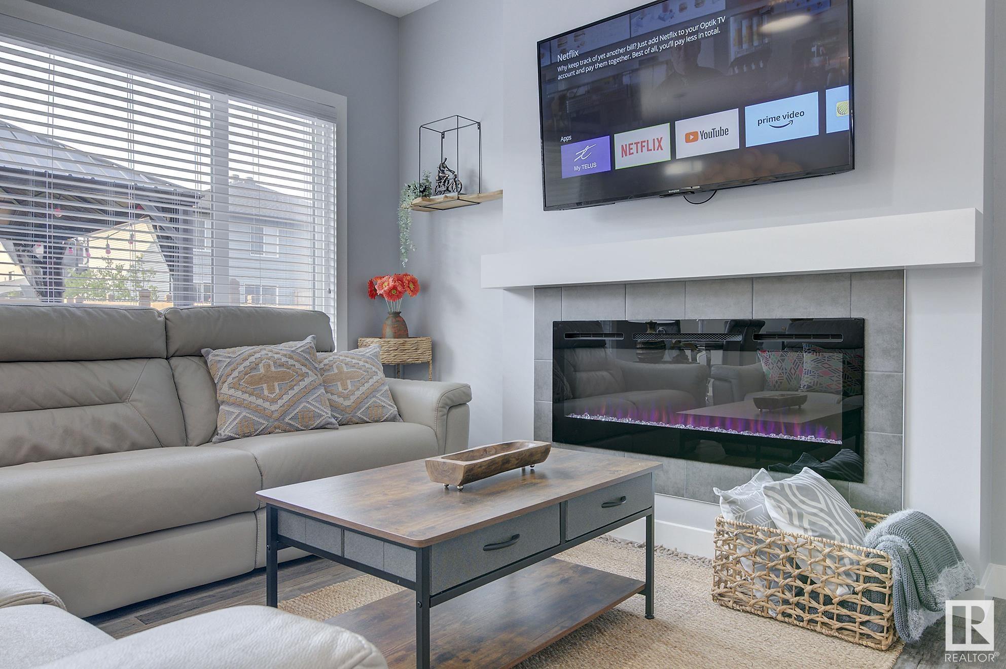 2082 GRAYDON HILL Crescent