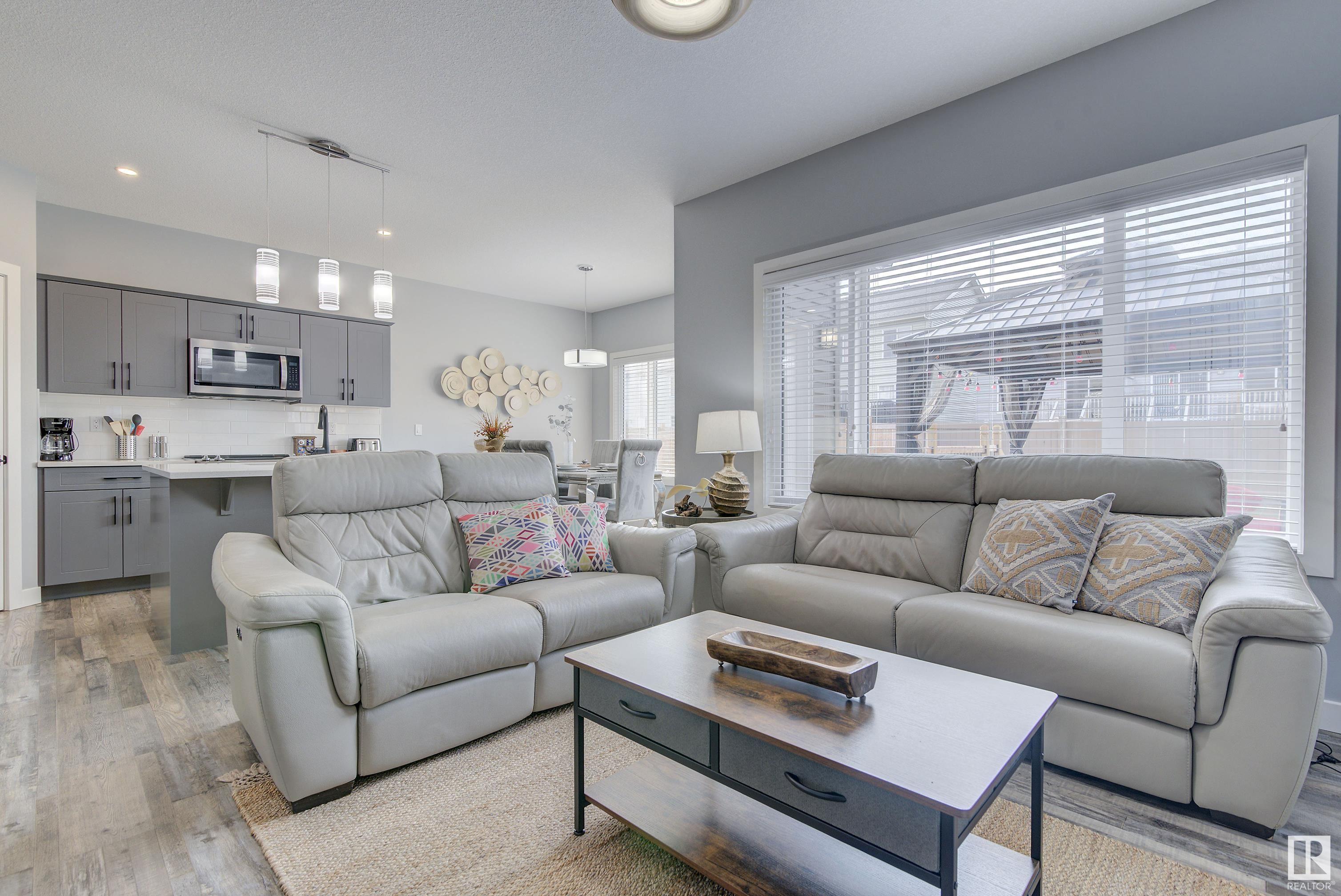 2082 GRAYDON HILL Crescent