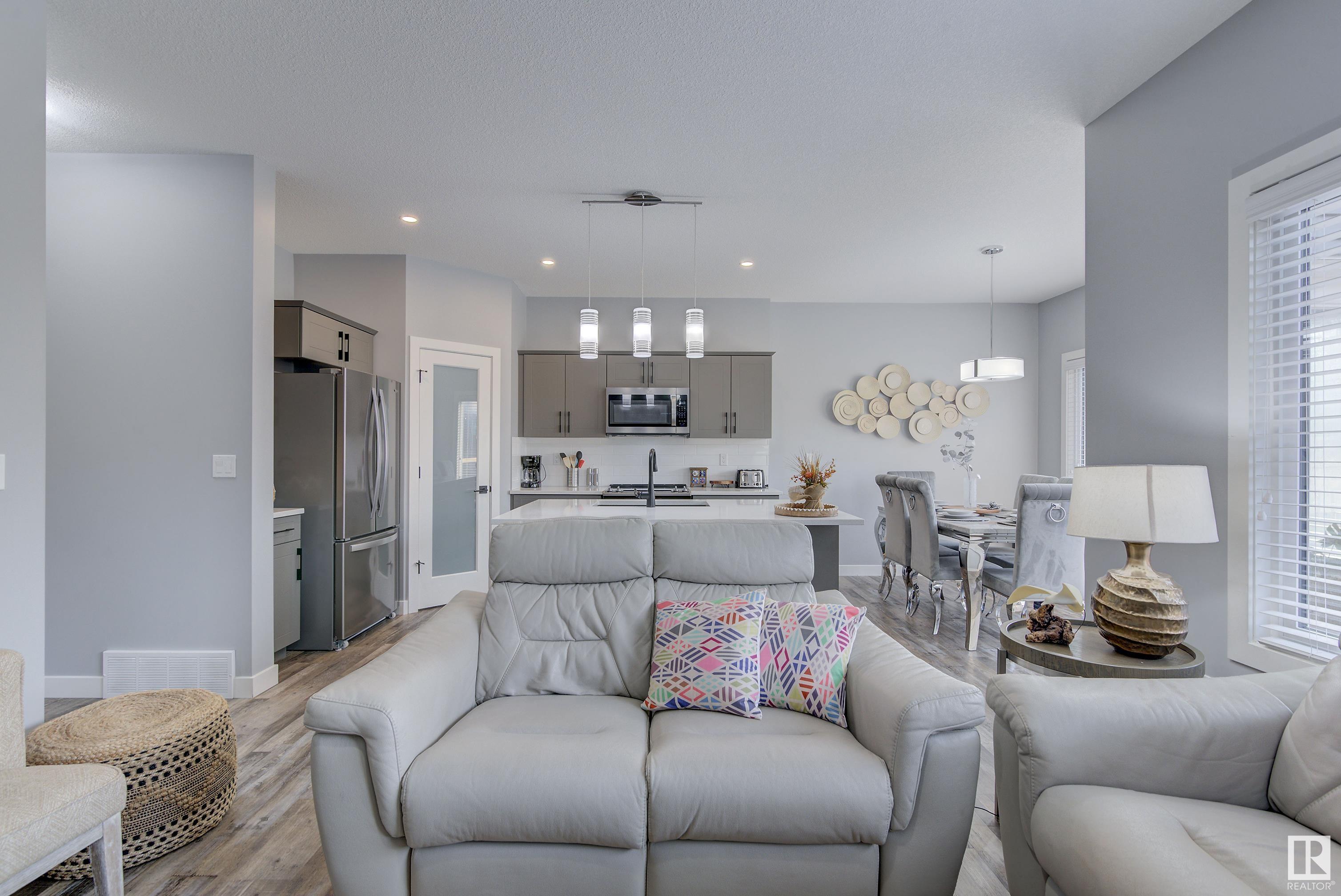 2082 GRAYDON HILL Crescent