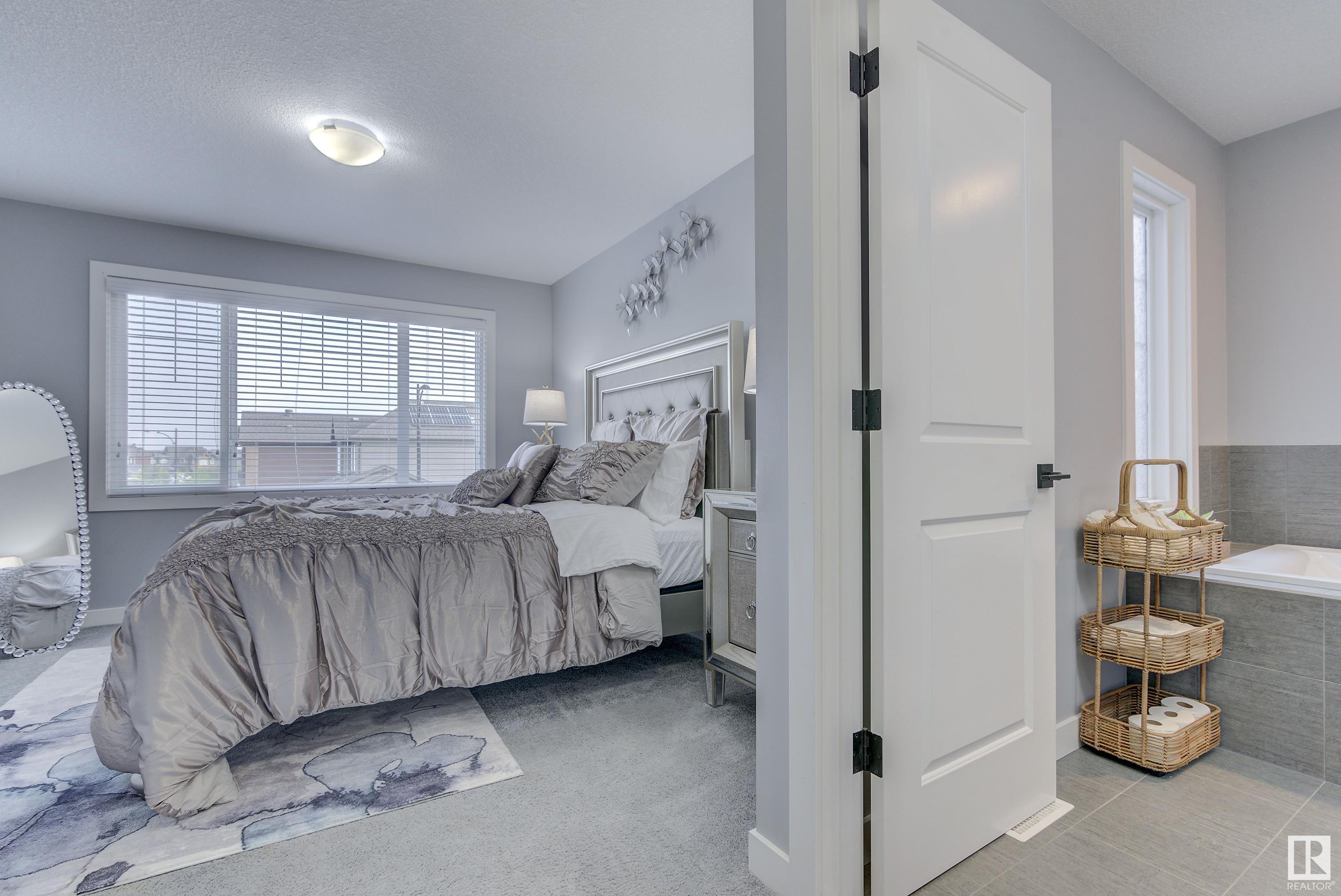 2082 GRAYDON HILL Crescent