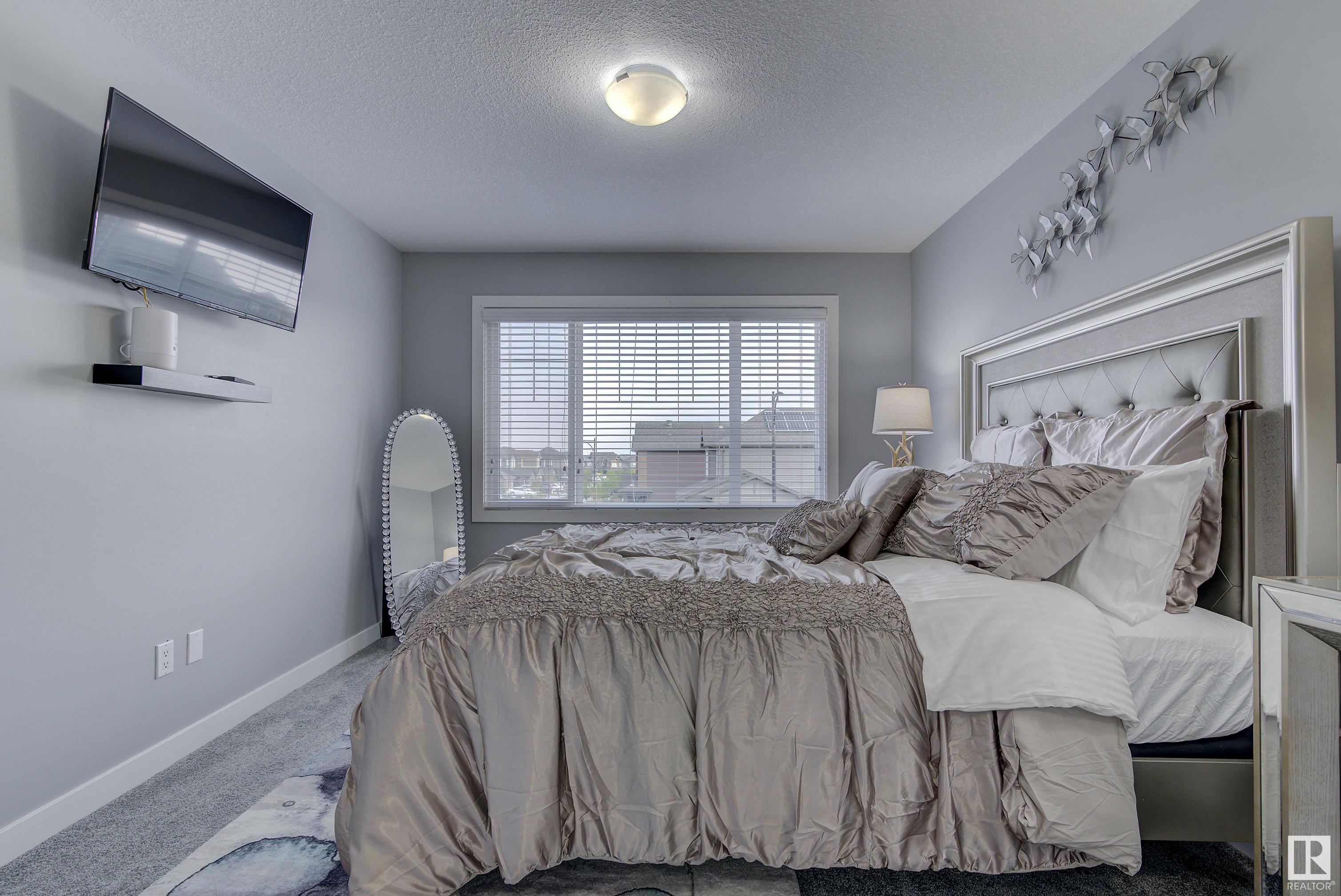 2082 GRAYDON HILL Crescent