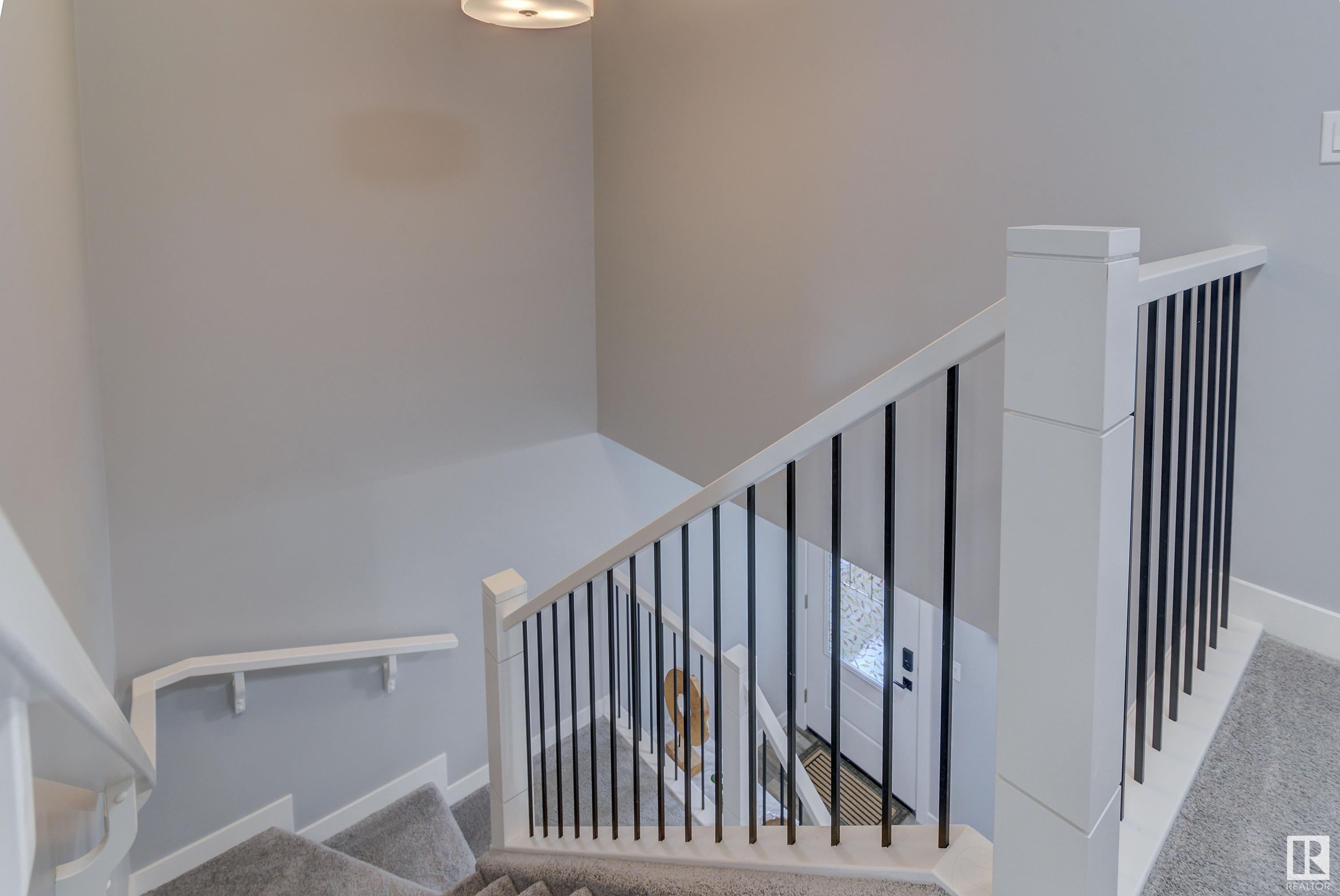 2082 GRAYDON HILL Crescent