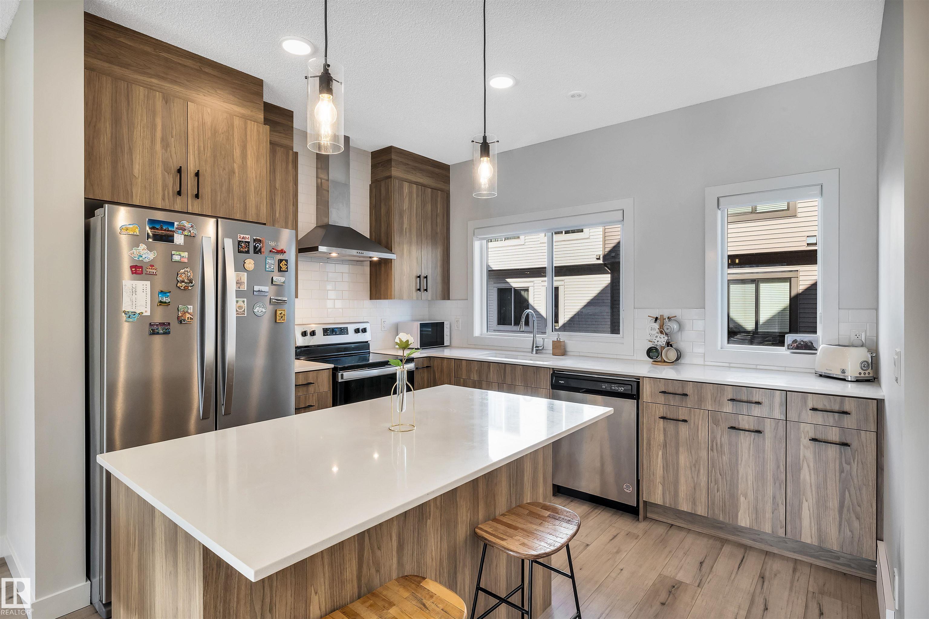 CIR Realty #100 1010 RABBIT HILL RD SW Edmonton, Glenridding Heights ...