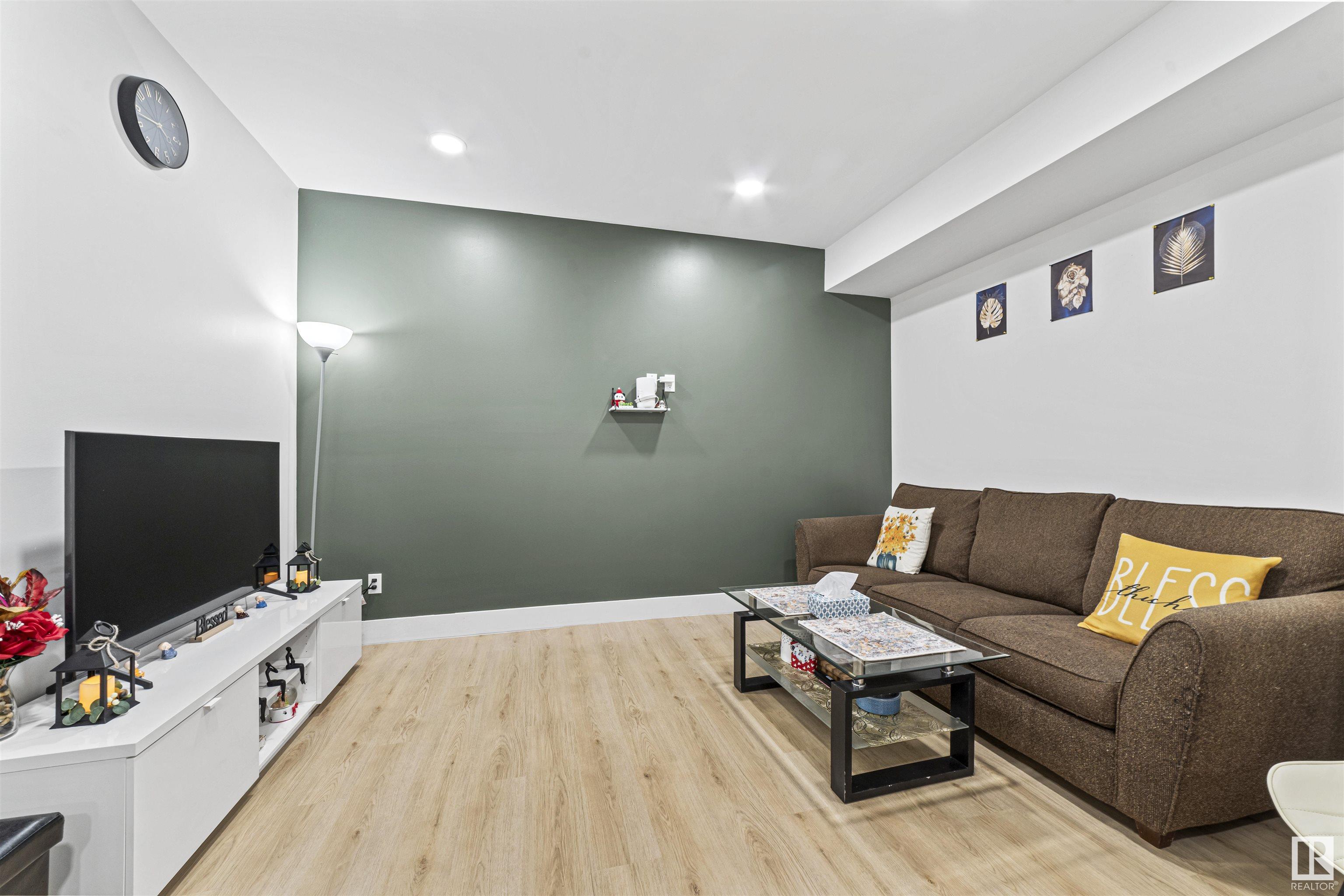 6933 CARDINAL Wynd