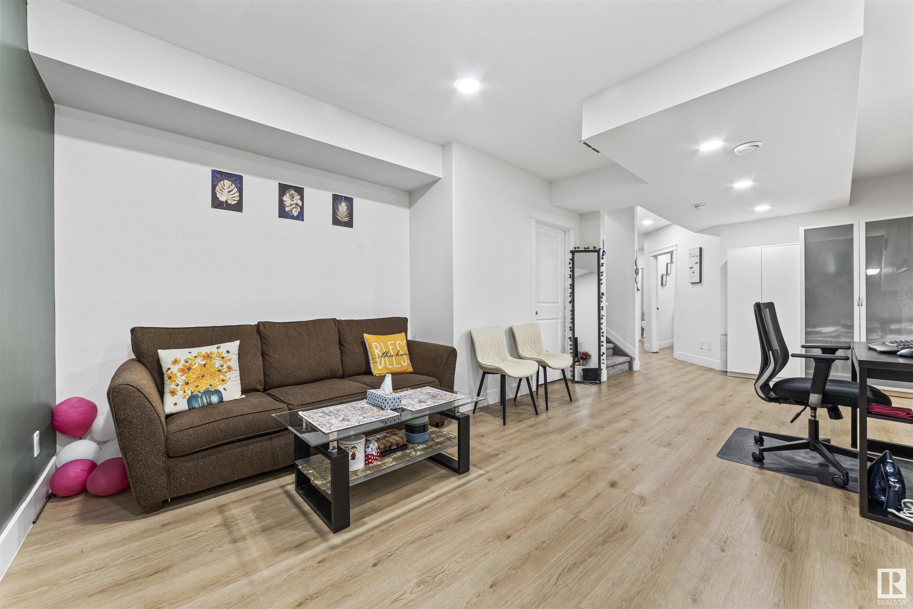 6933 CARDINAL Wynd