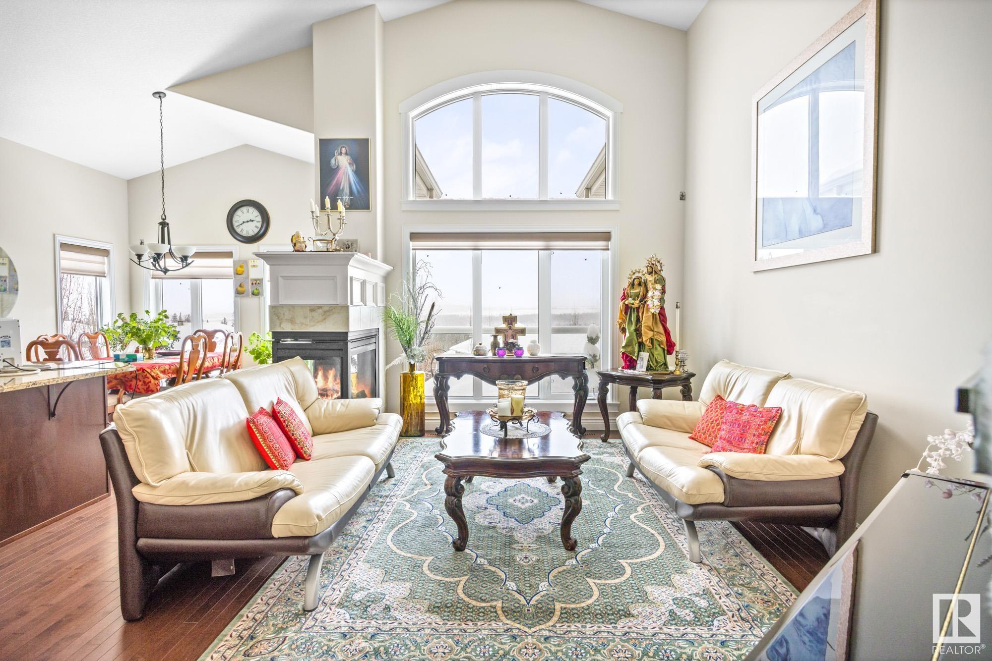 79 OAK VISTA Drive