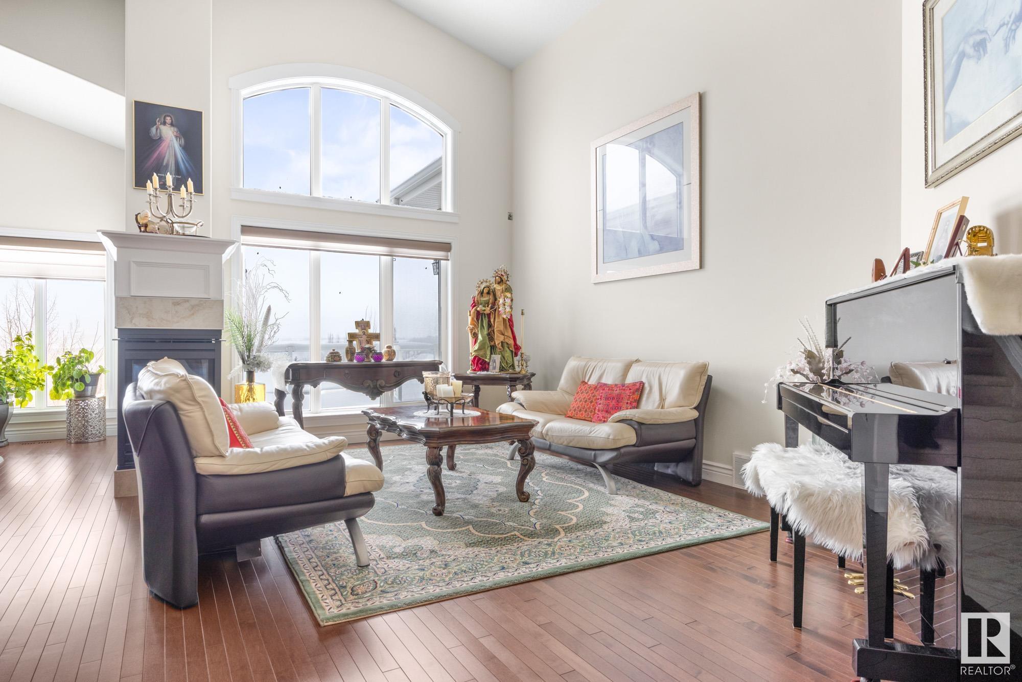 79 OAK VISTA Drive
