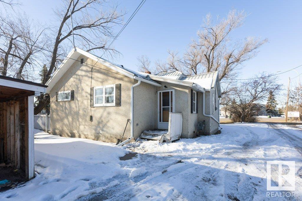 9836 100 Street