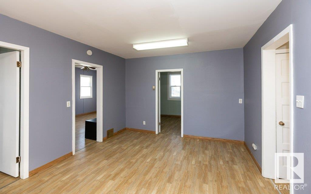 9836 100 Street