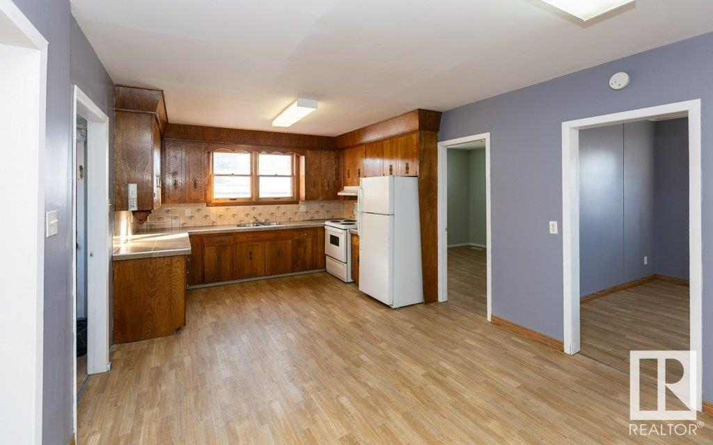 9836 100 Street