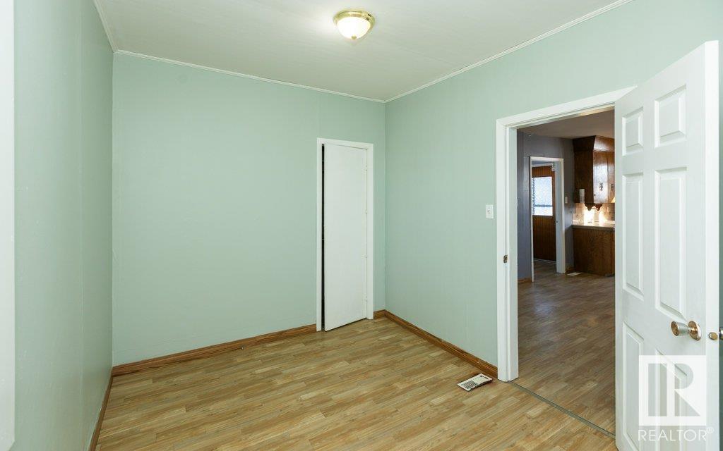 9836 100 Street