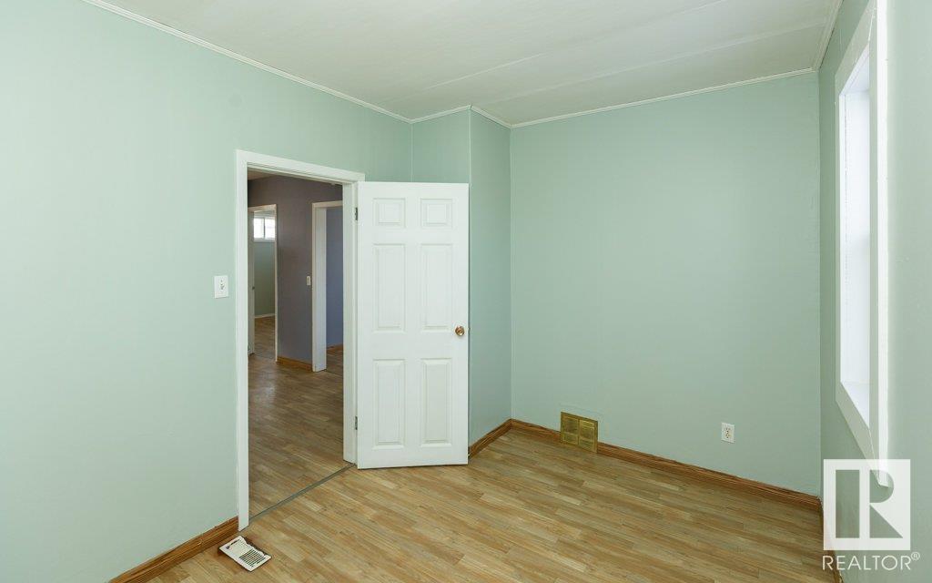 9836 100 Street