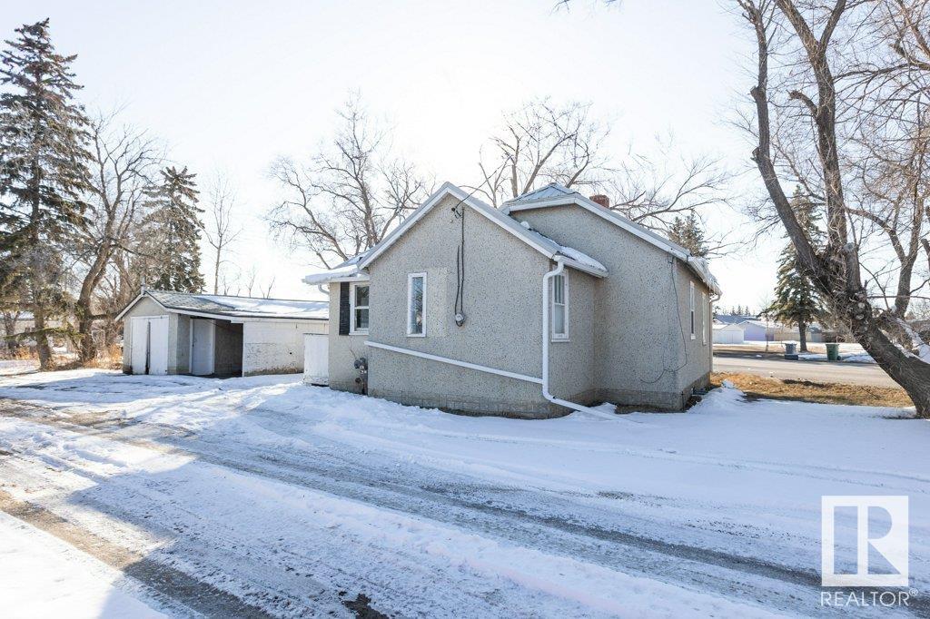 9836 100 Street
