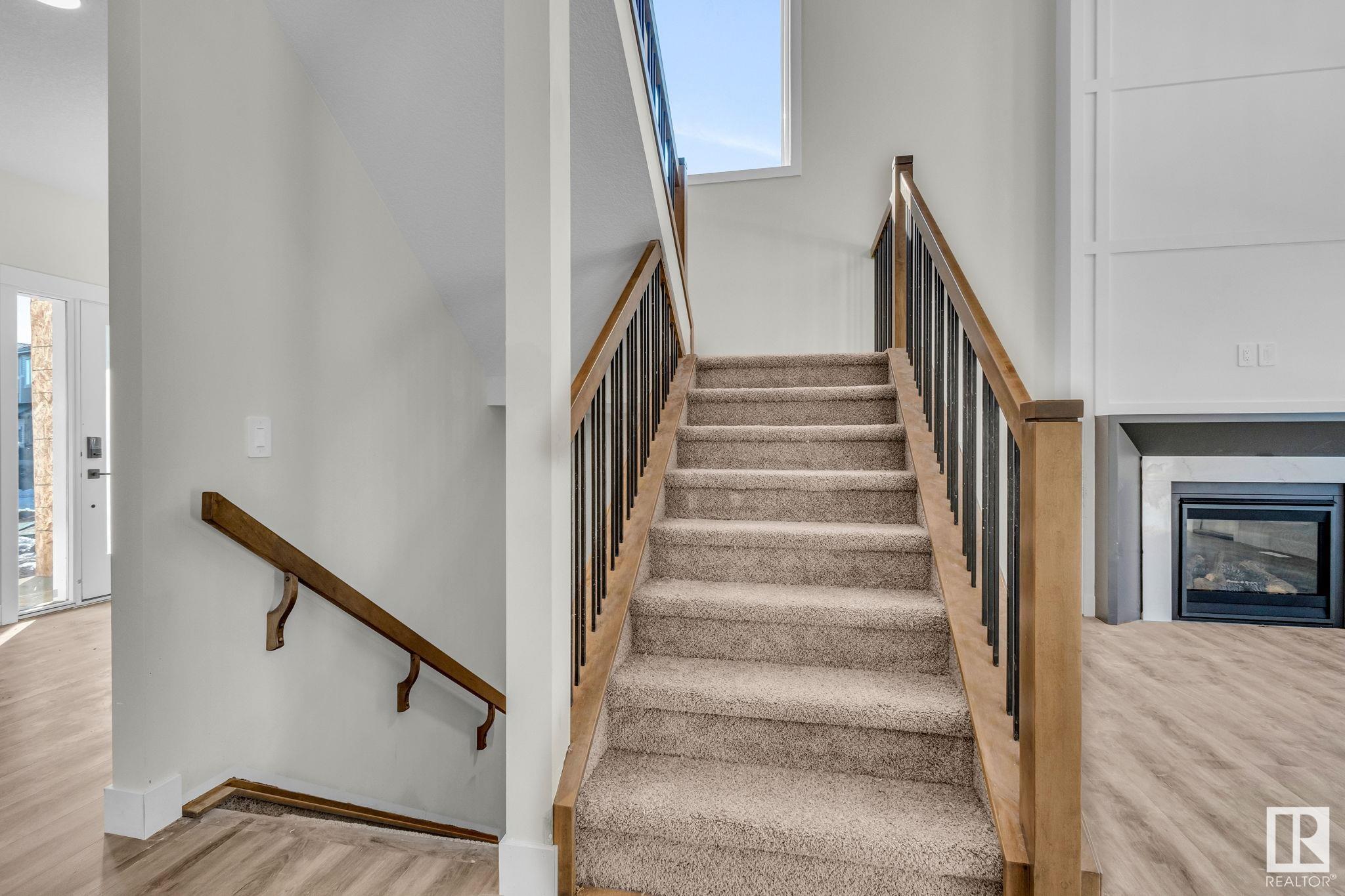 92 HEMINGWAY Crescent