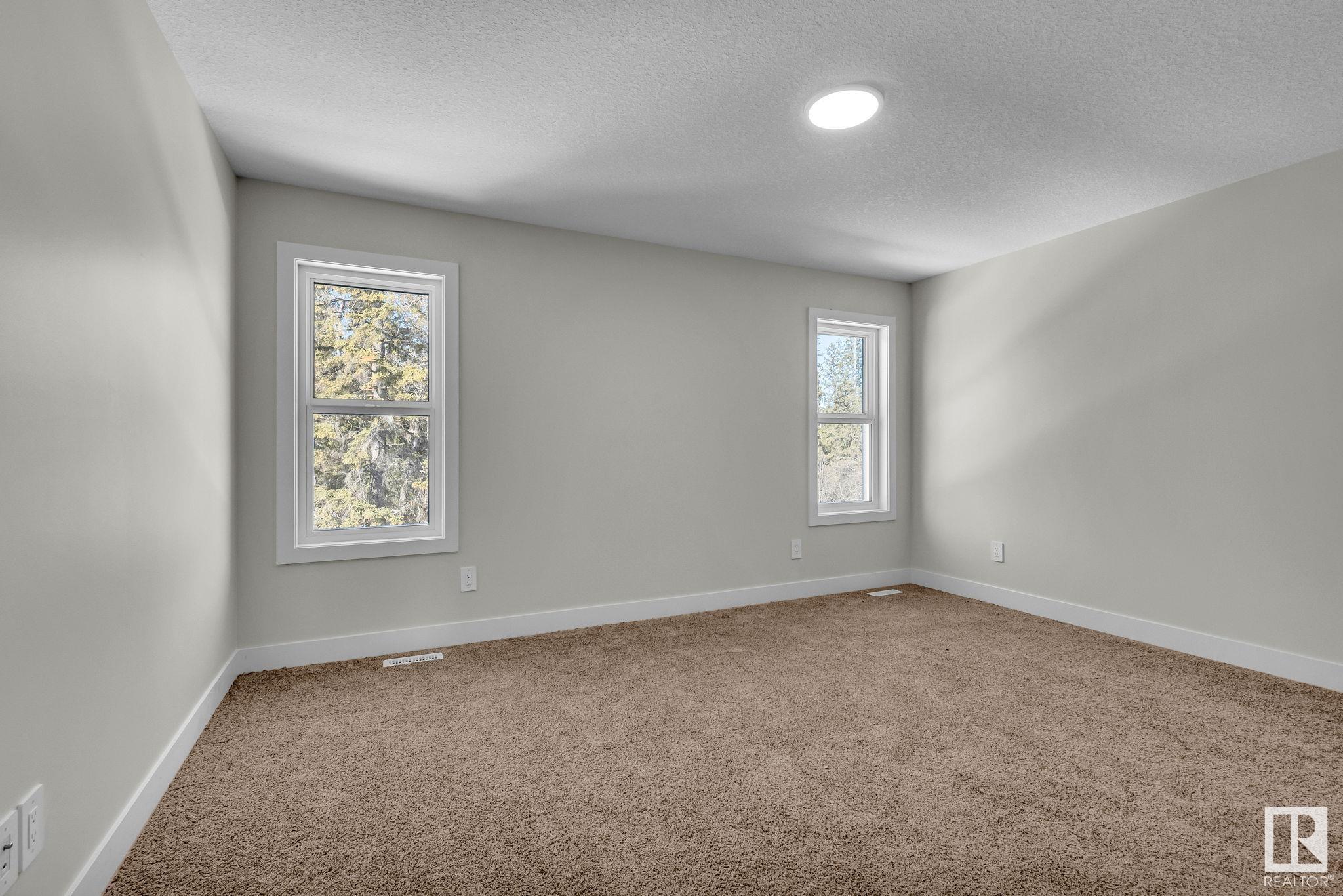 92 HEMINGWAY Crescent