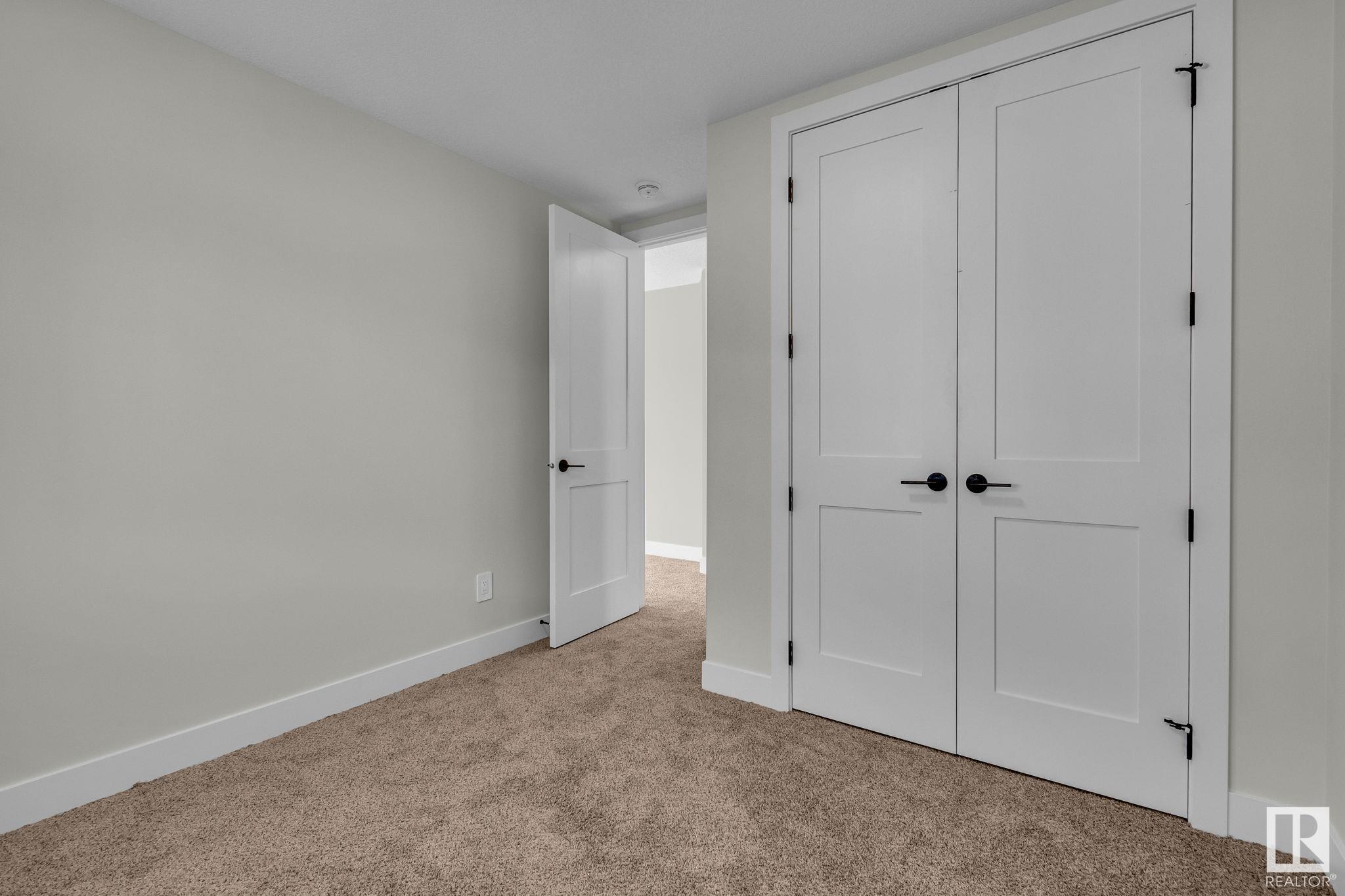 92 HEMINGWAY Crescent