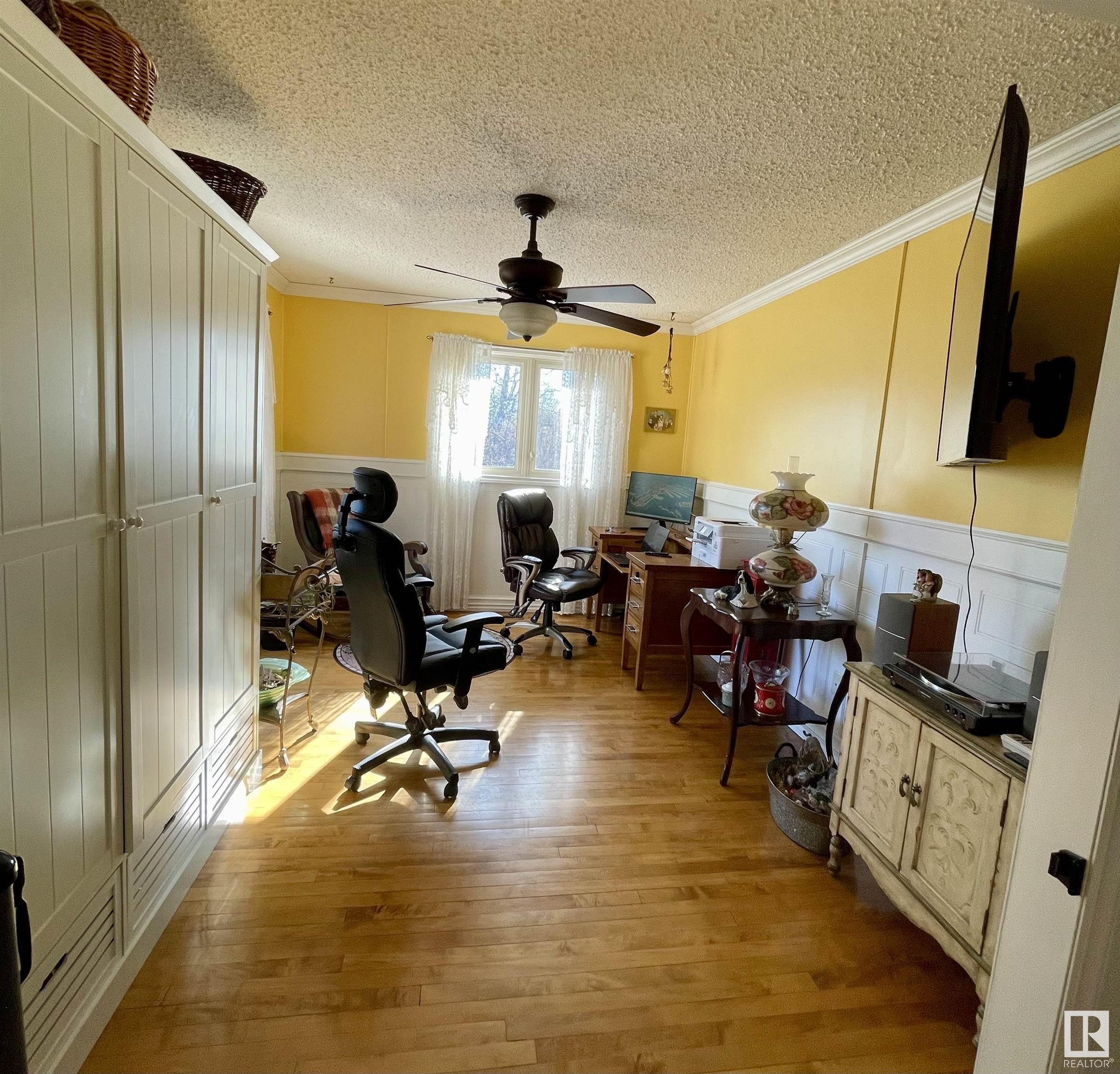 16 1511 PARKLAND Drive