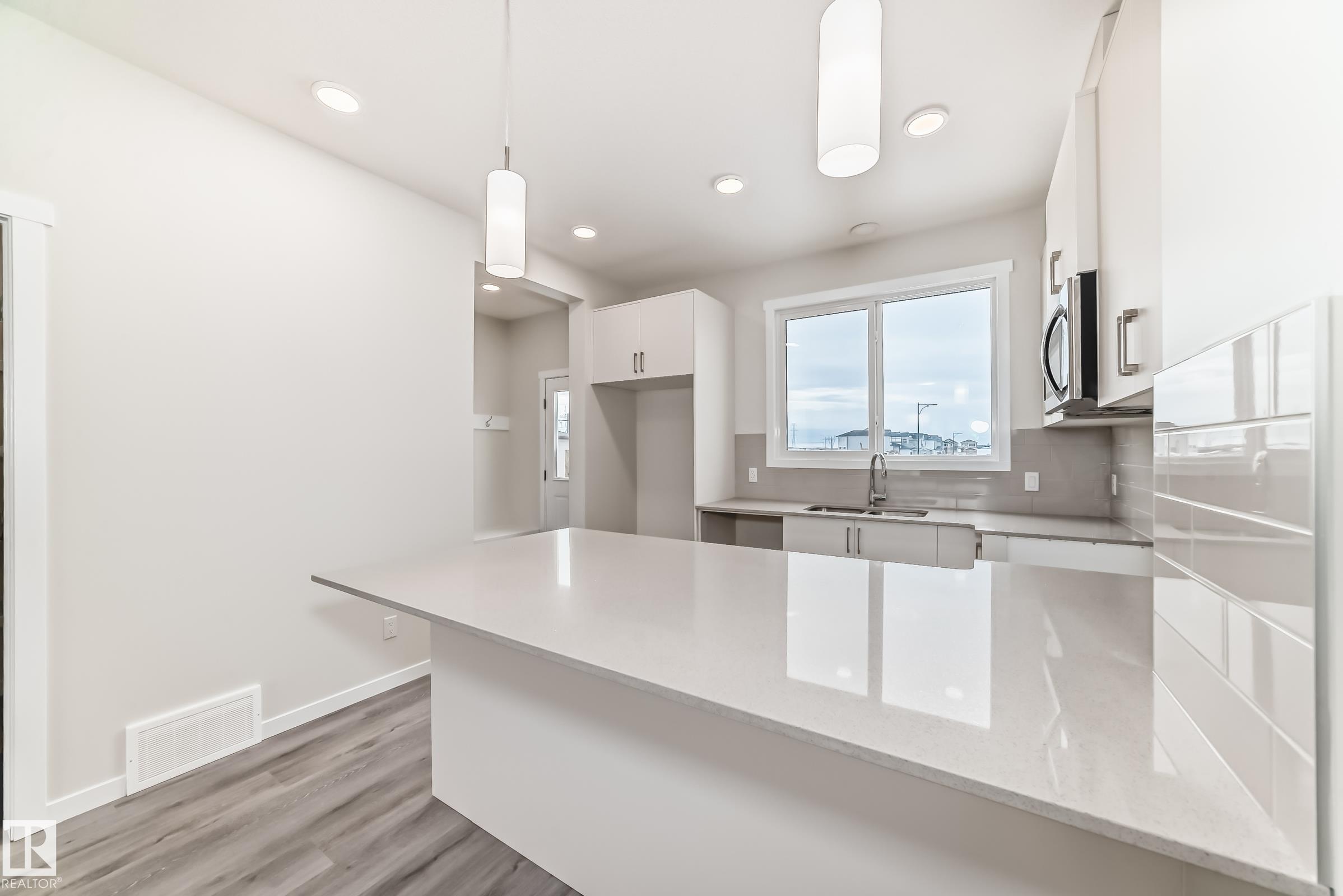 Picture for 326 EDGEMONT DR NW