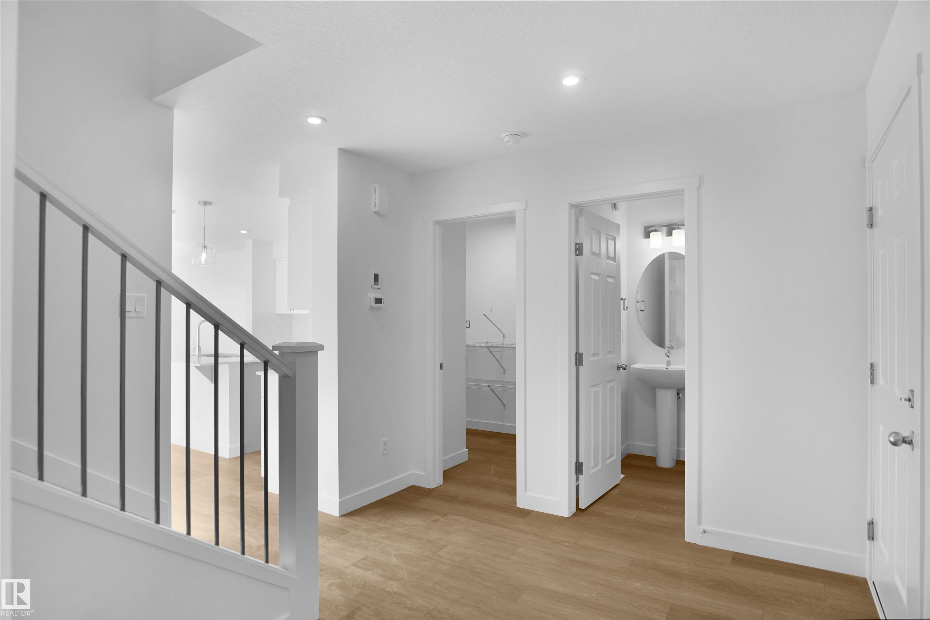 Picture for 907 19 AV NW