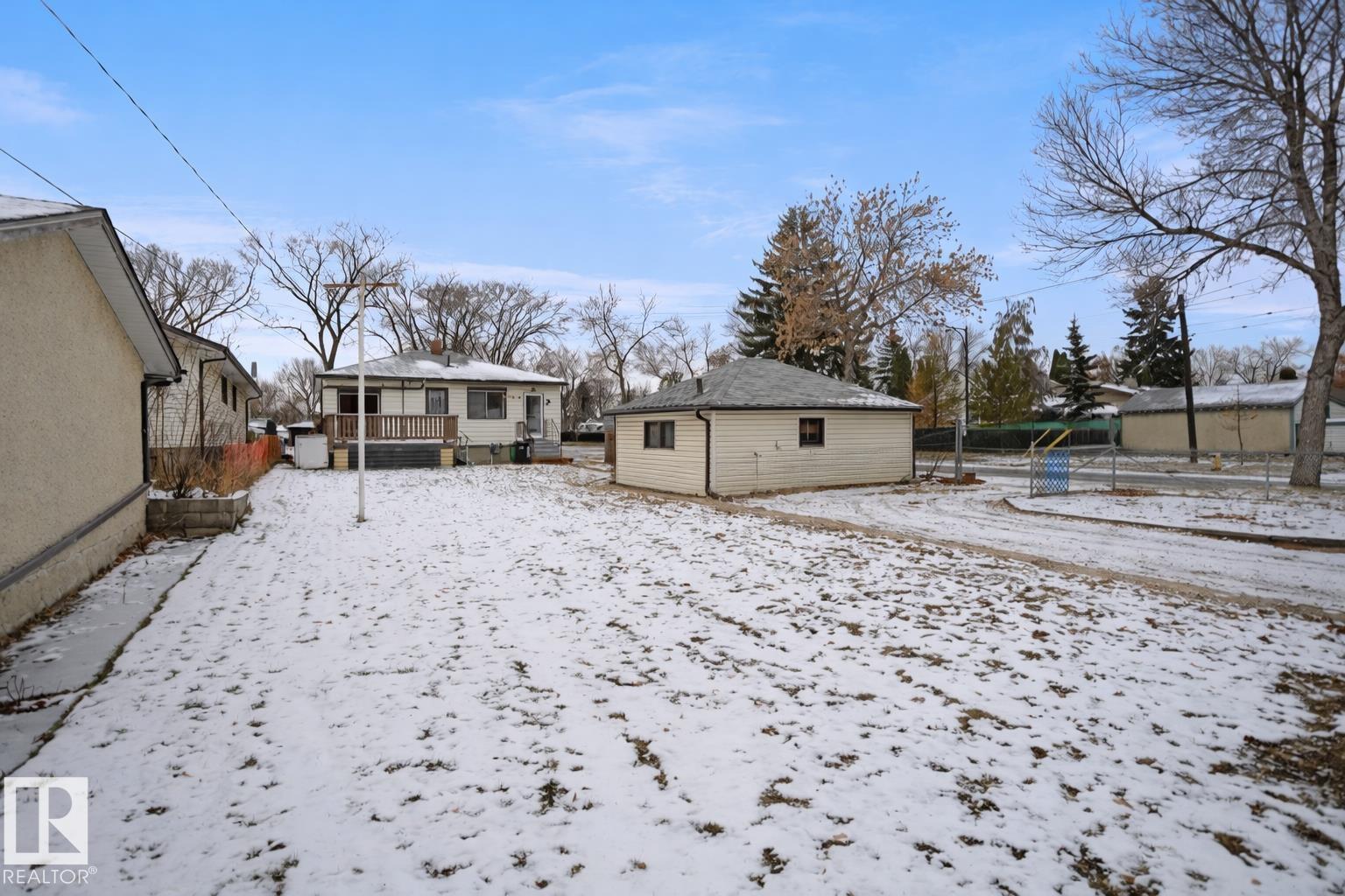 12245 77 Street NW, Elmwood Park, Edmonton