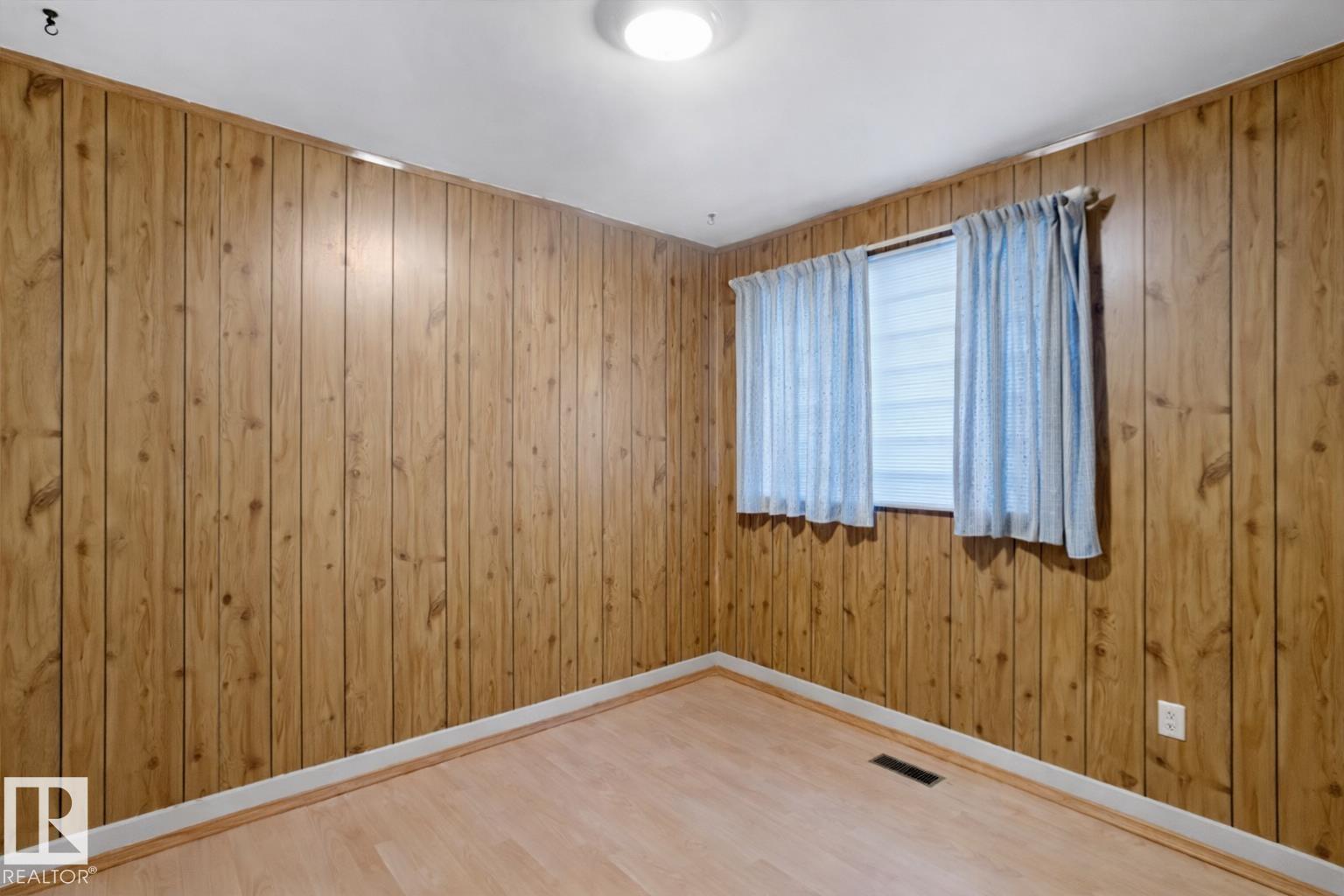 12245 77 Street NW, Elmwood Park, Edmonton