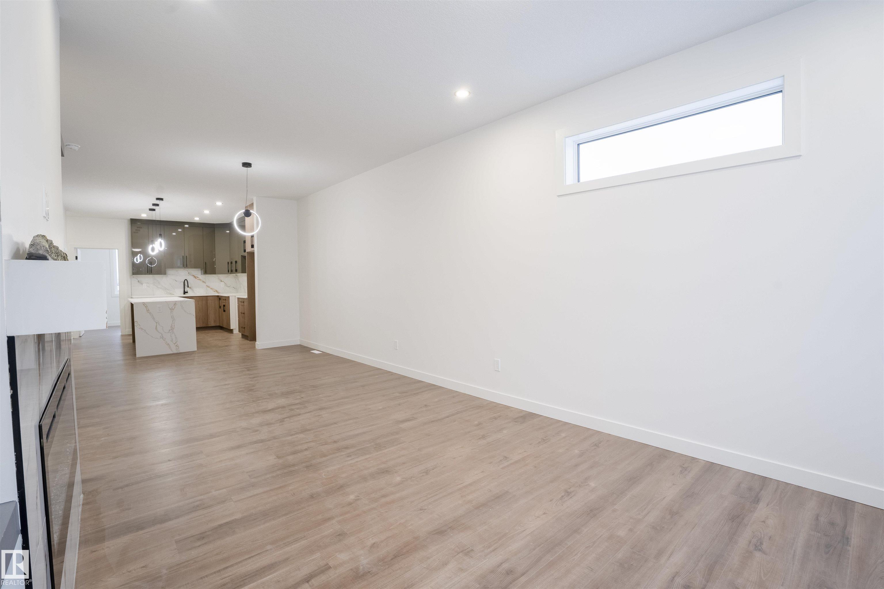 Photo 11 at 5211 104a Street NW, Pleasantview, Edmonton