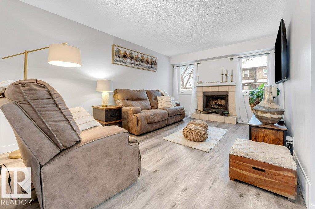 18010 96 Avenue NW, La Perle, Edmonton