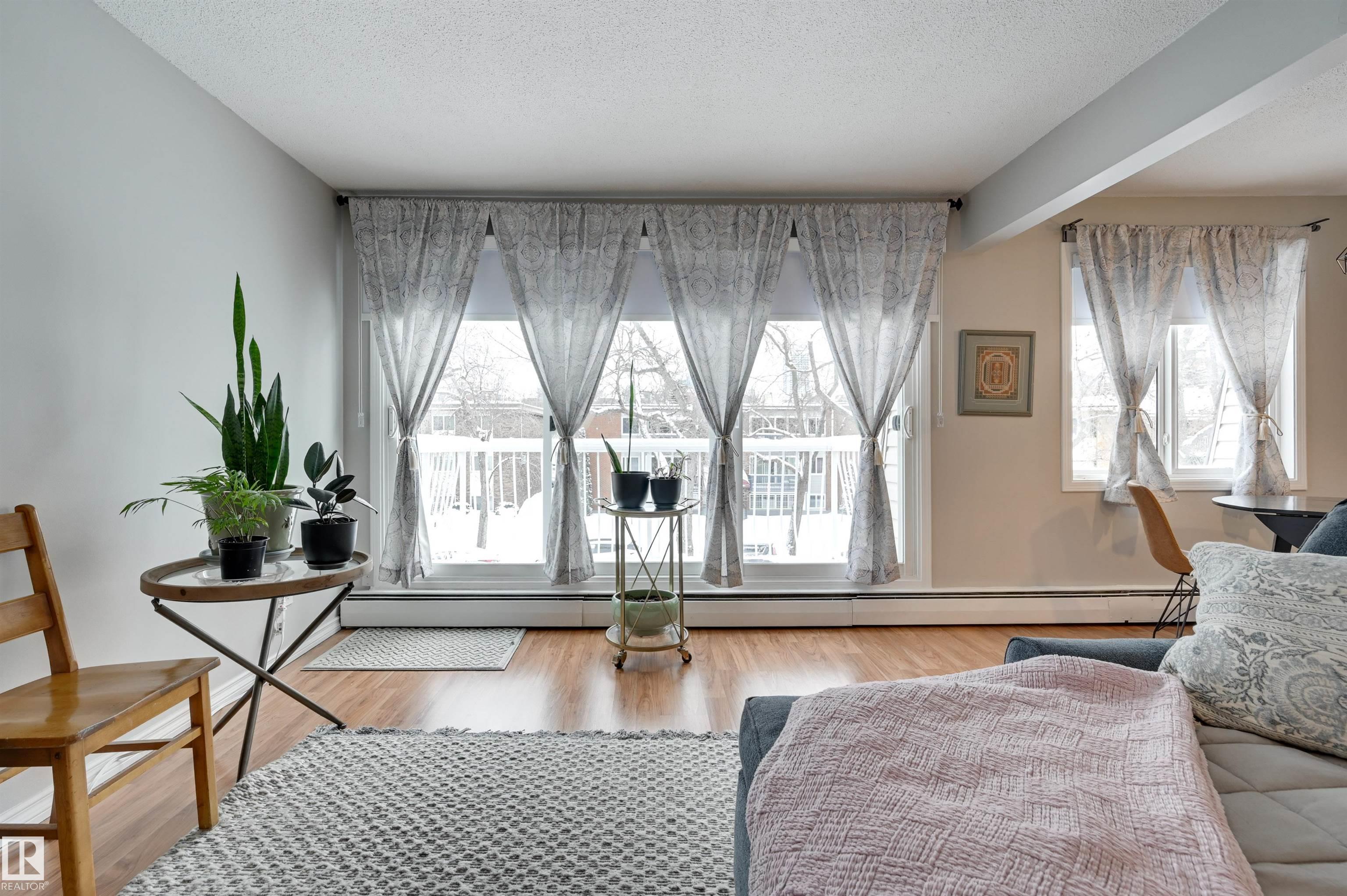 302 - 10230 114 Street NW, Wîhkwêntôwin, Edmonton