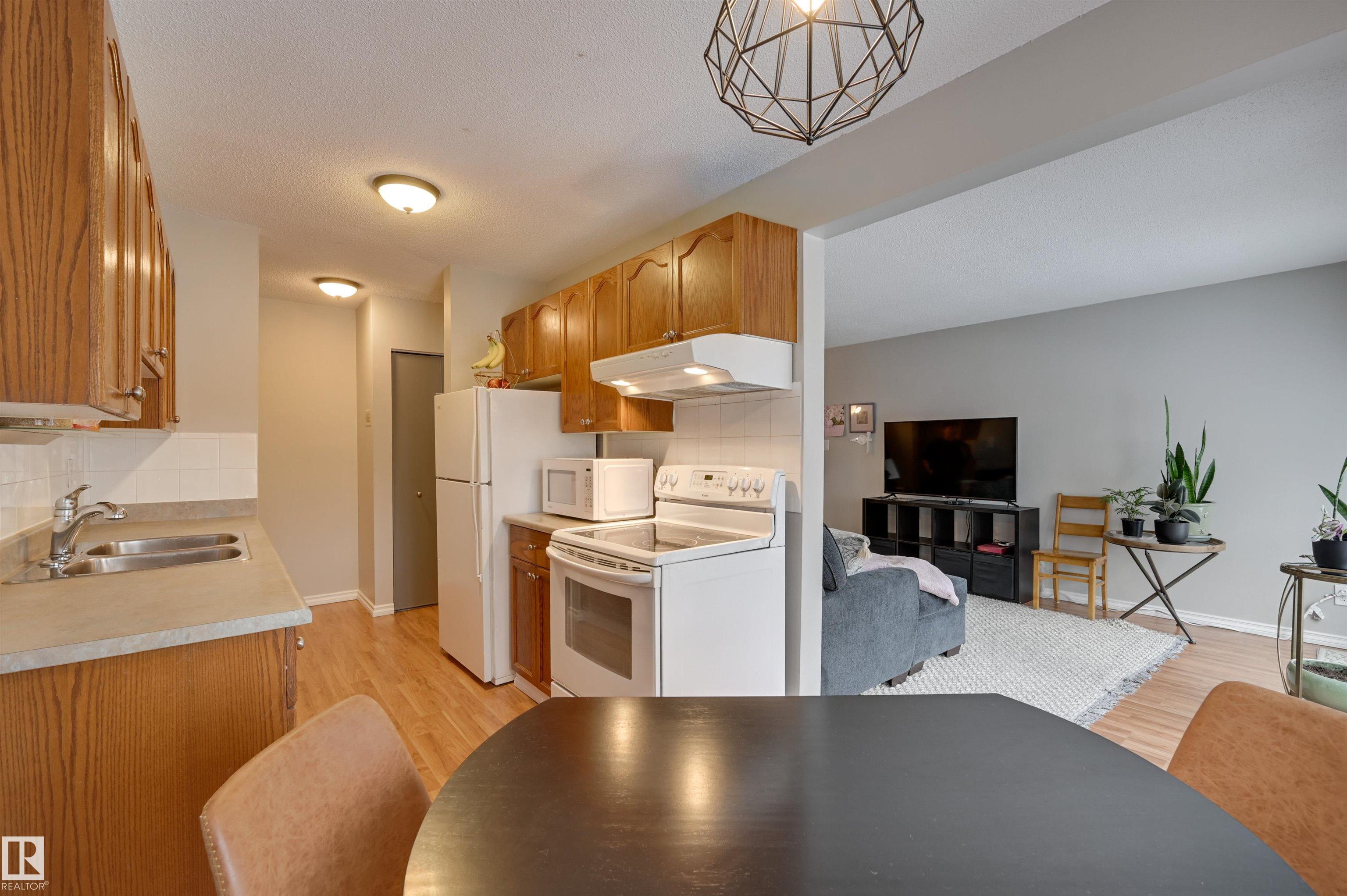 Photo 13 at 302 - 10230 114 Street NW, Wîhkwêntôwin, Edmonton