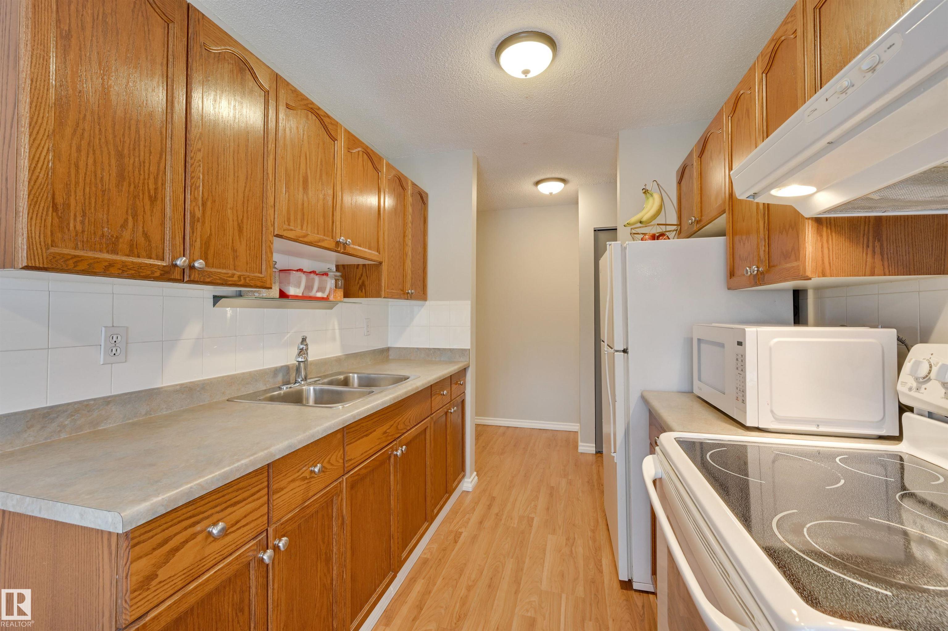 Photo 17 at 302 - 10230 114 Street NW, Wîhkwêntôwin, Edmonton