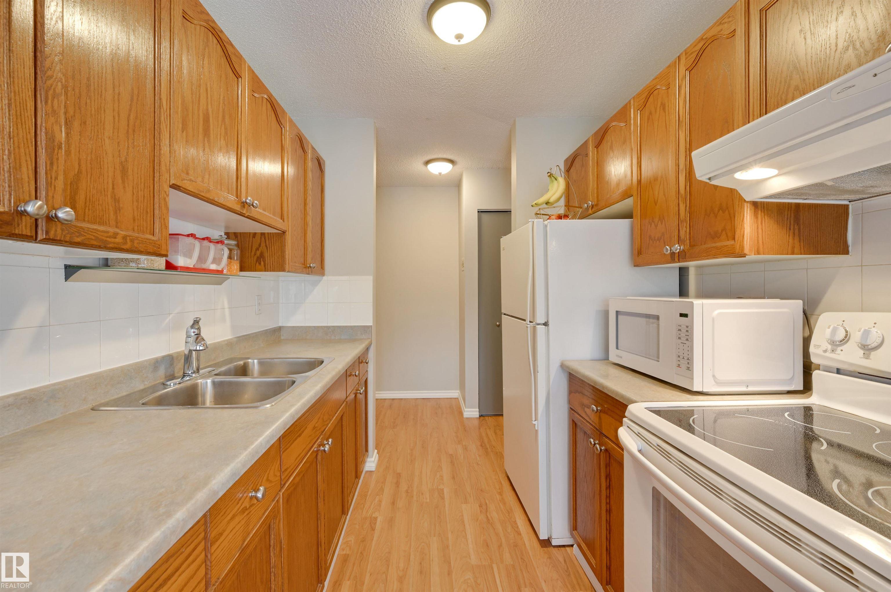 Photo 18 at 302 - 10230 114 Street NW, Wîhkwêntôwin, Edmonton