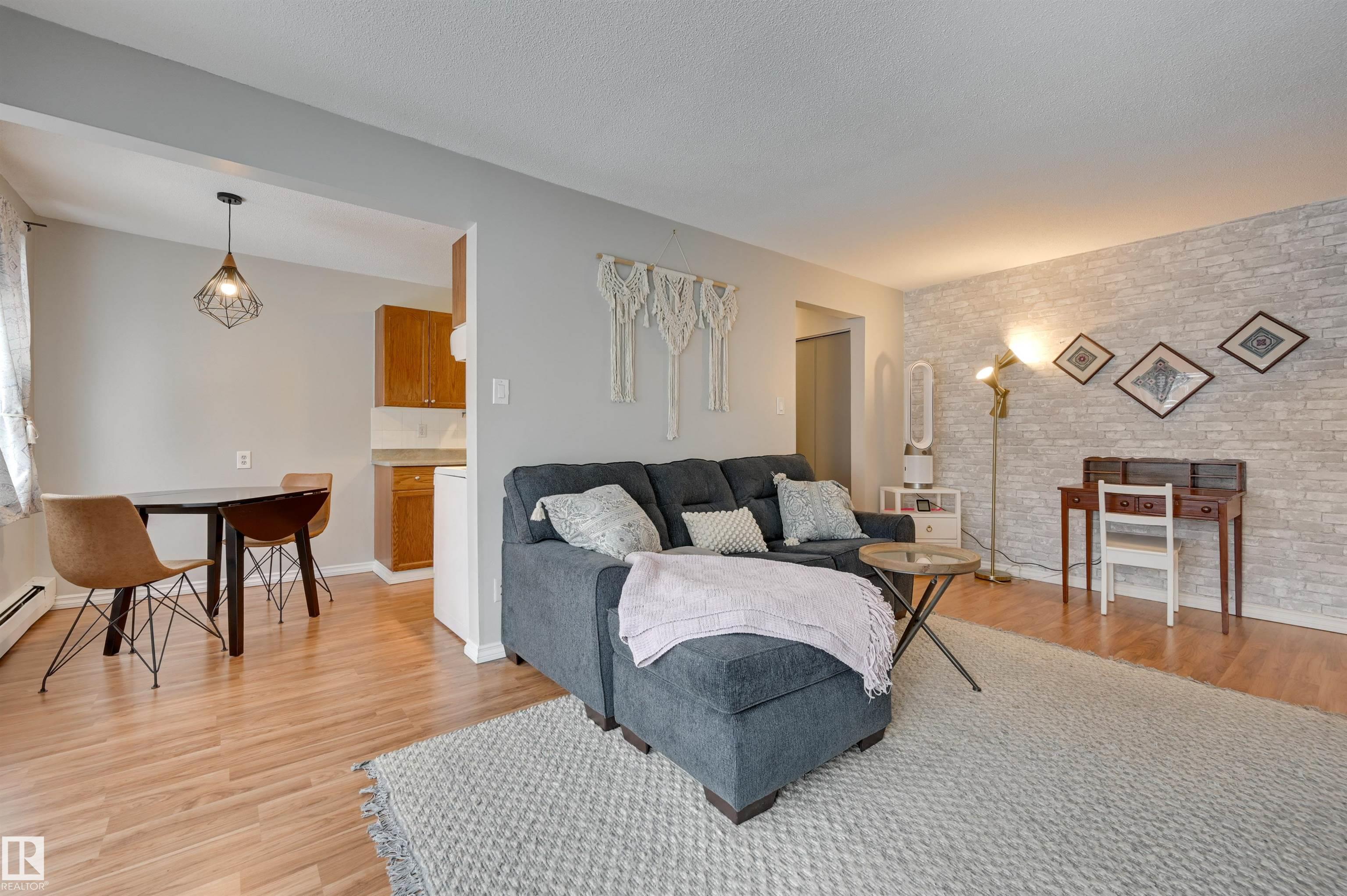 302 - 10230 114 Street NW, Wîhkwêntôwin, Edmonton