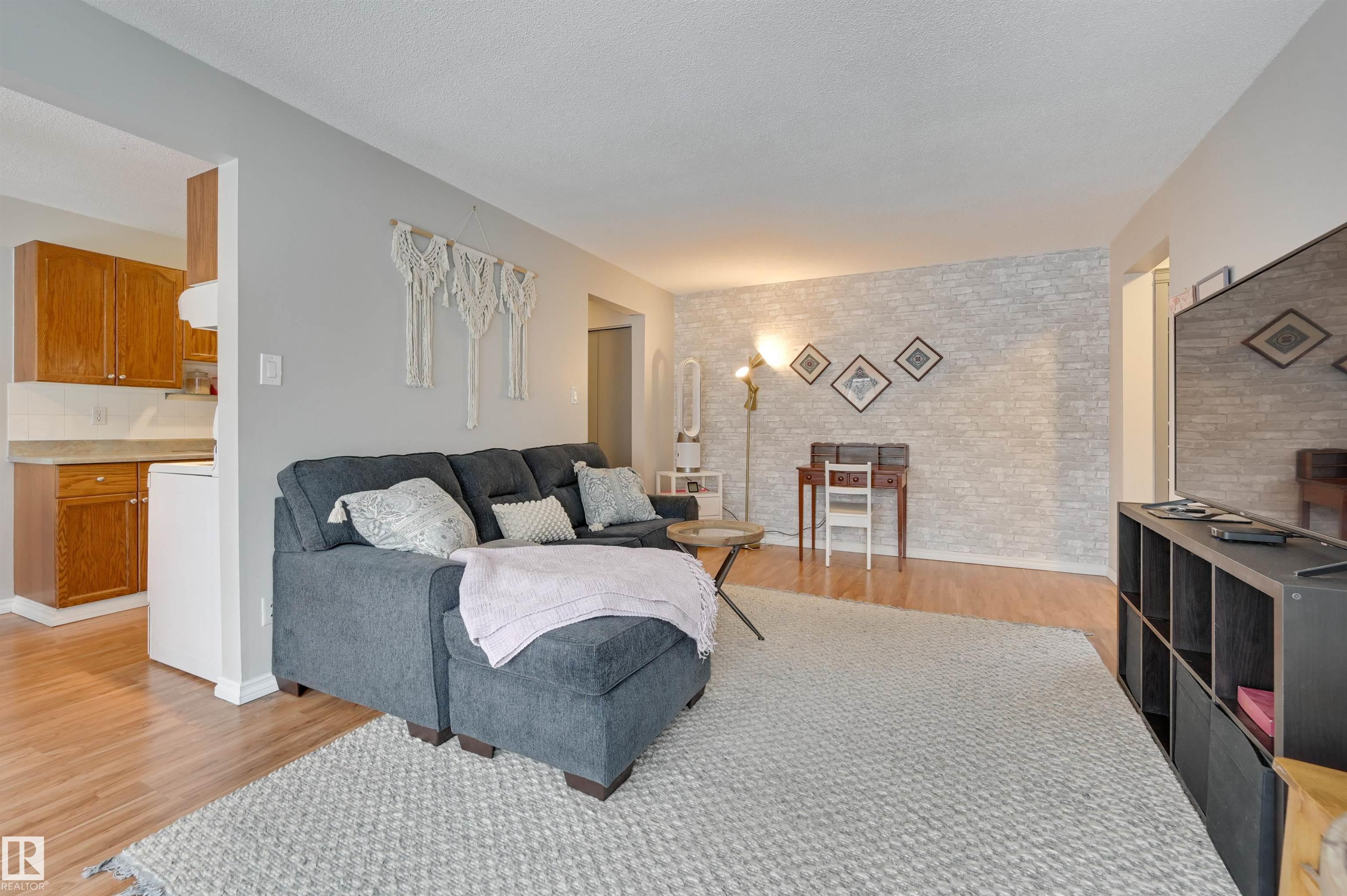 Photo 6 at 302 - 10230 114 Street NW, Wîhkwêntôwin, Edmonton