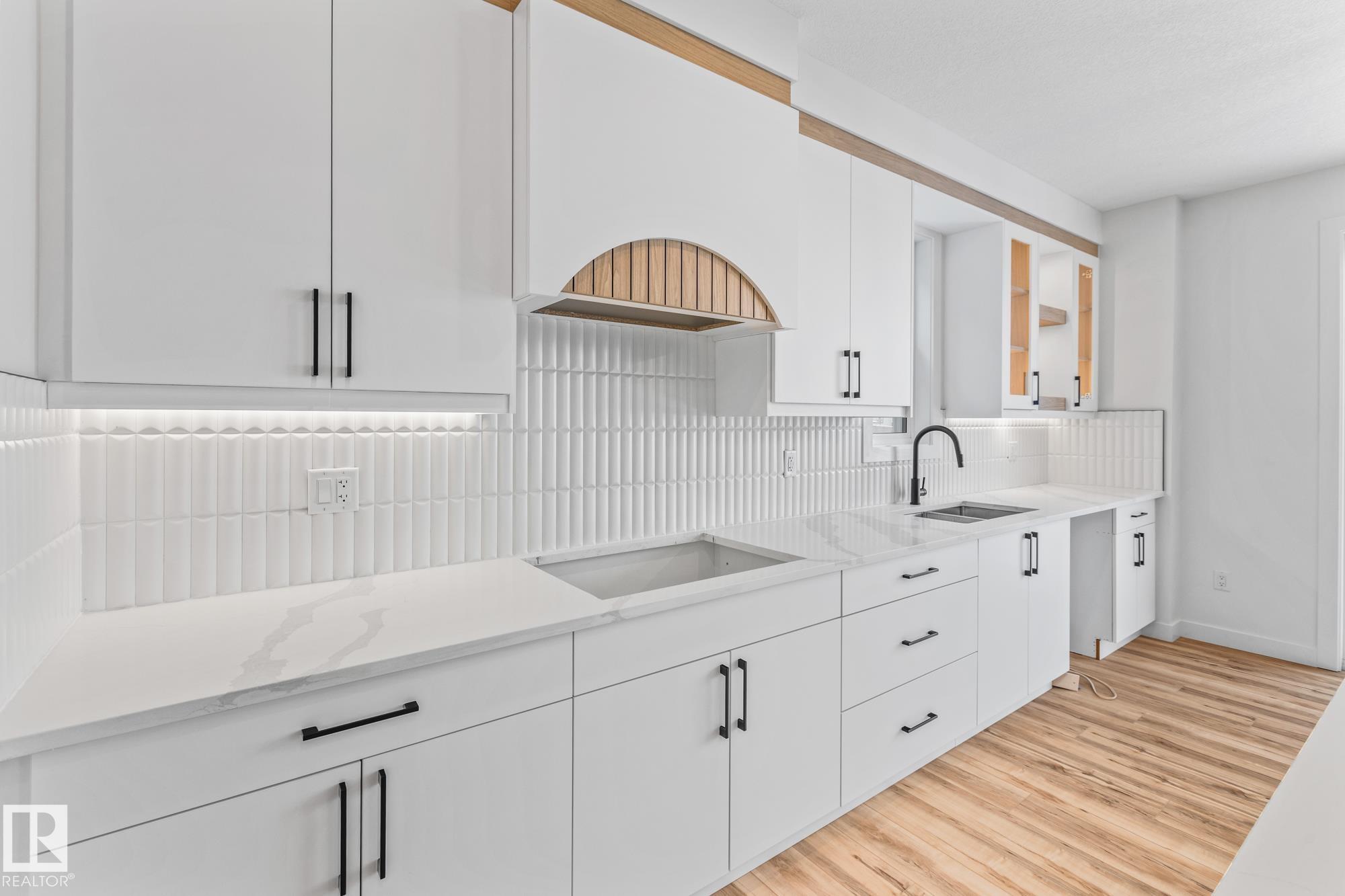 Photo 12 at 10 Enns Court, South Pointe, Fort Saskatchewan