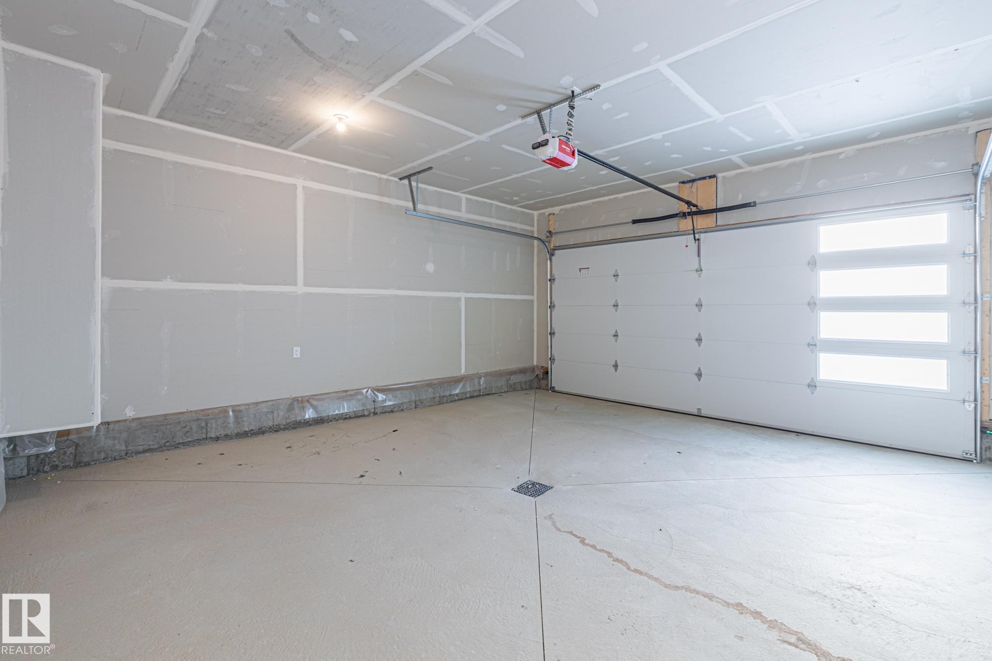 Photo 7 at 10 Enns Court, South Pointe, Fort Saskatchewan