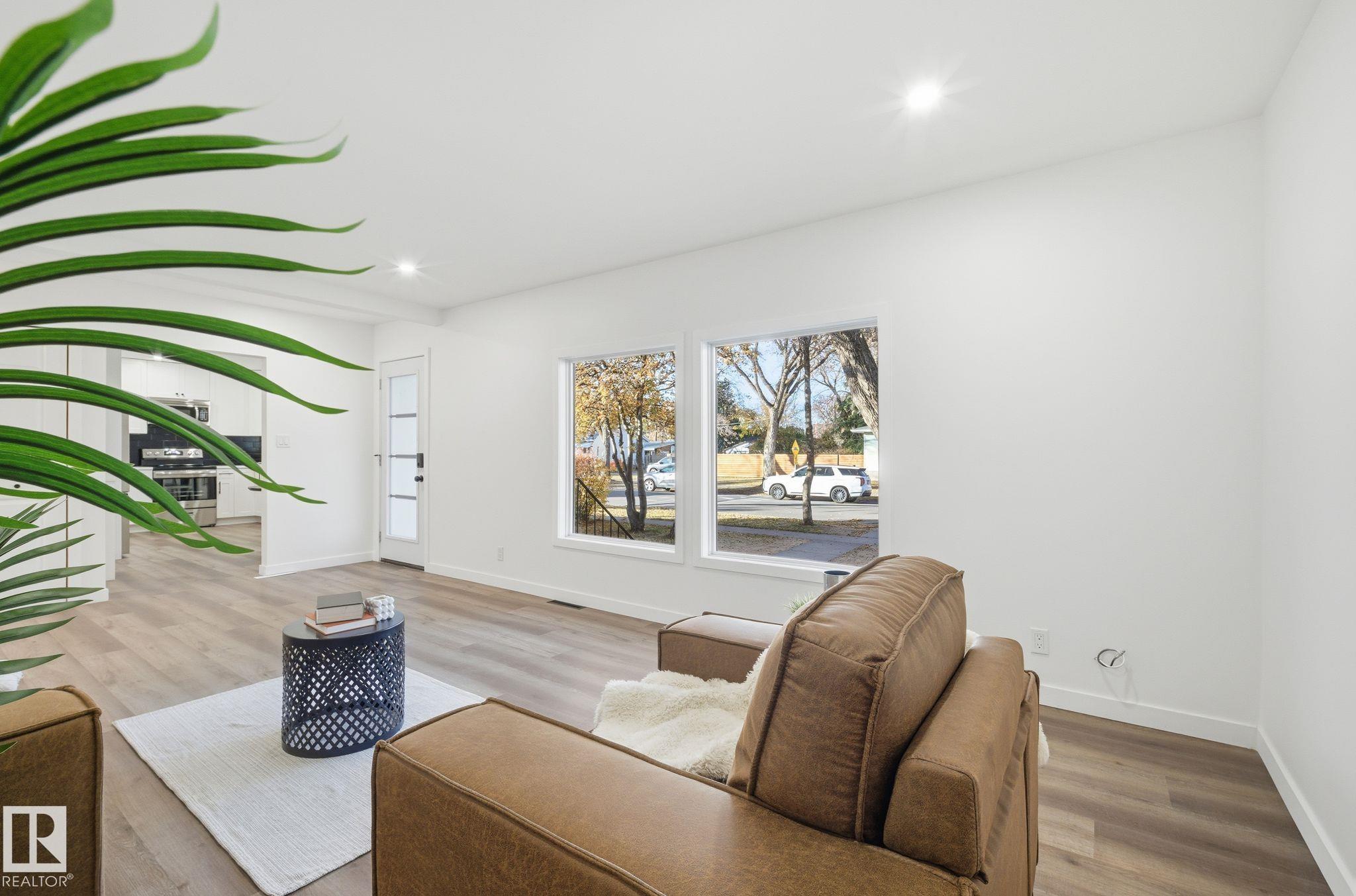 Photo 8 at 13507 124 Avenue NW, Dovercourt, Edmonton