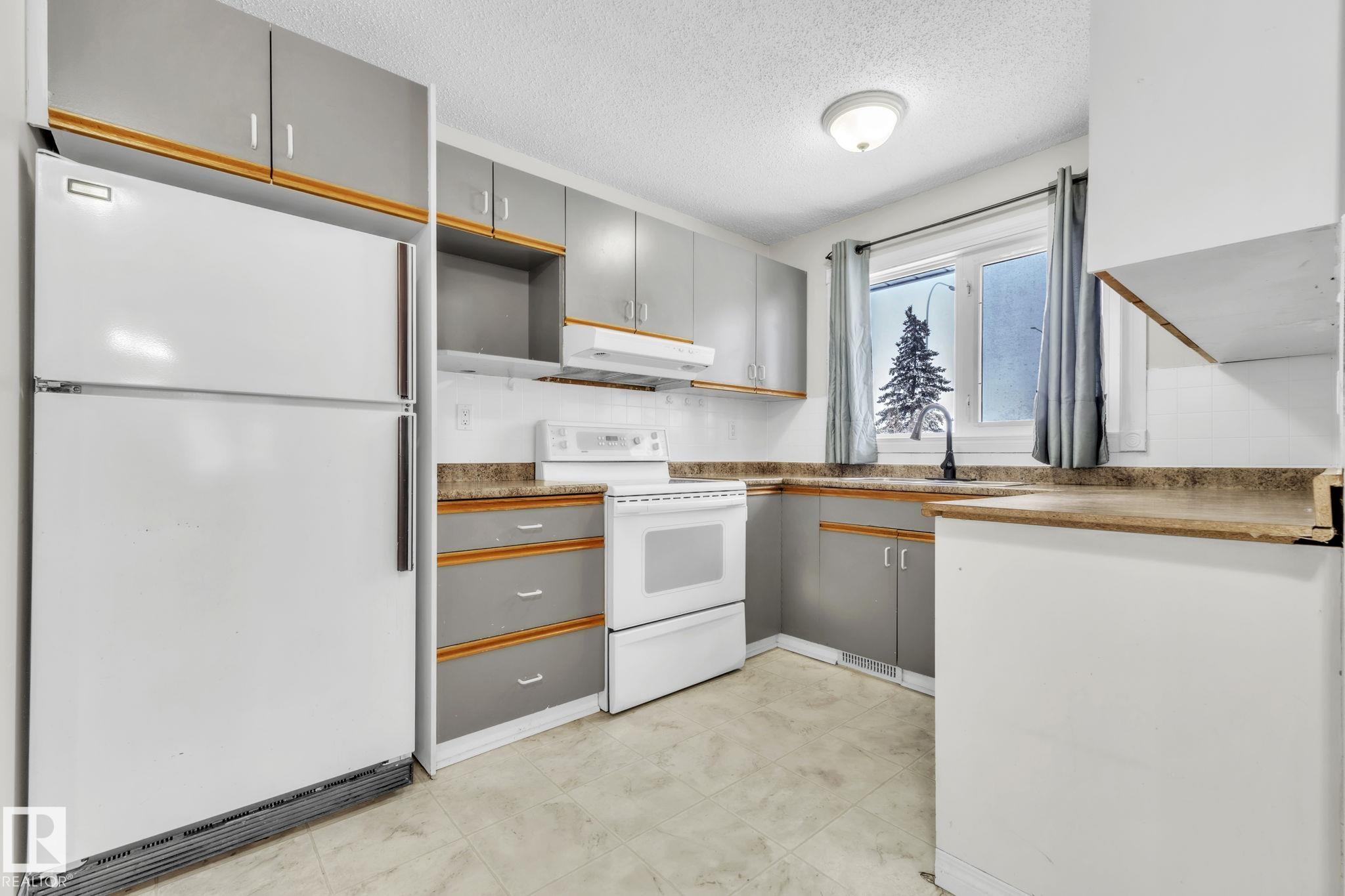 Photo 18 at 9208 99a Avenue, Morinville