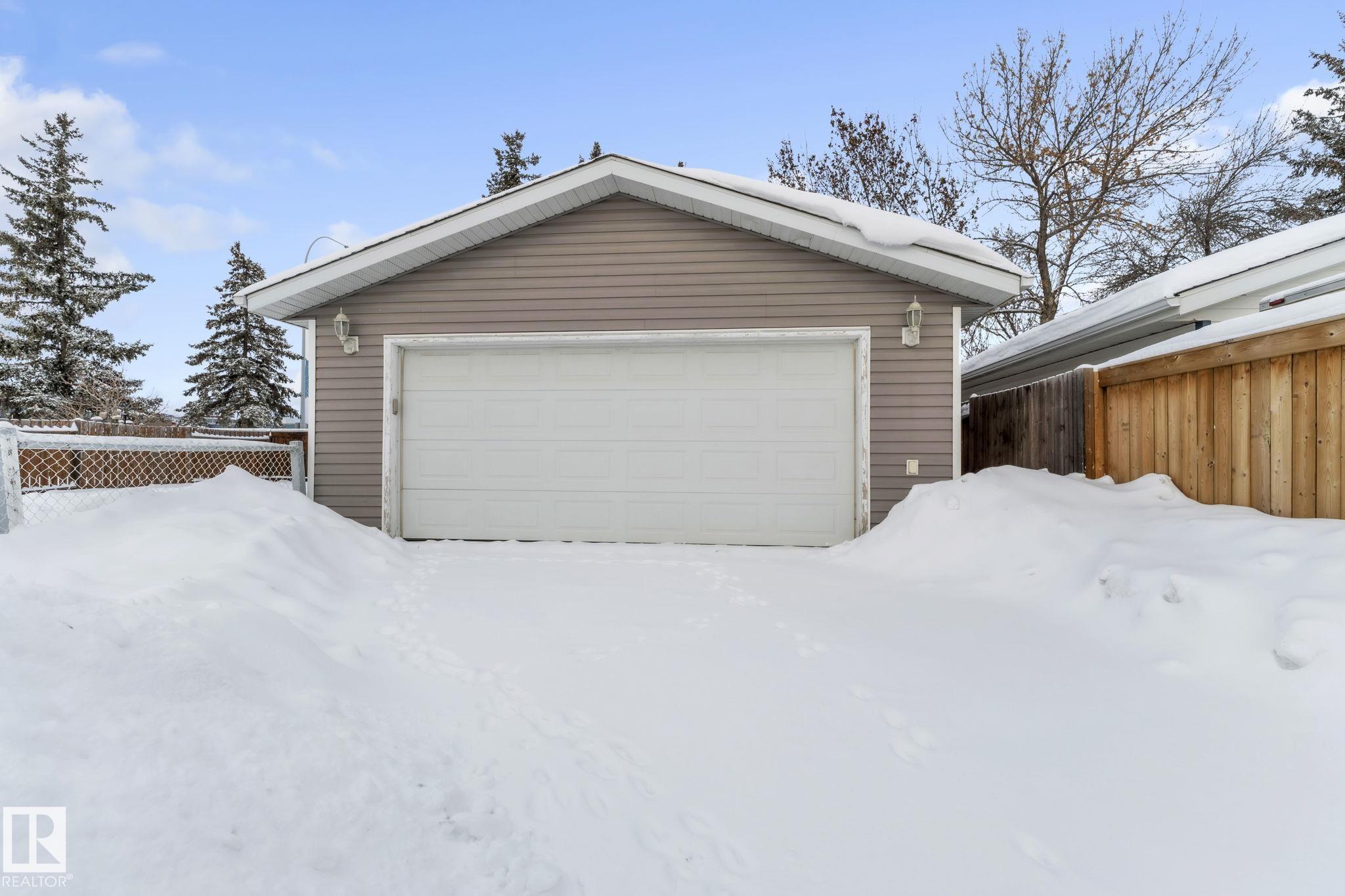 Photo 51 at 9208 99a Avenue, Morinville