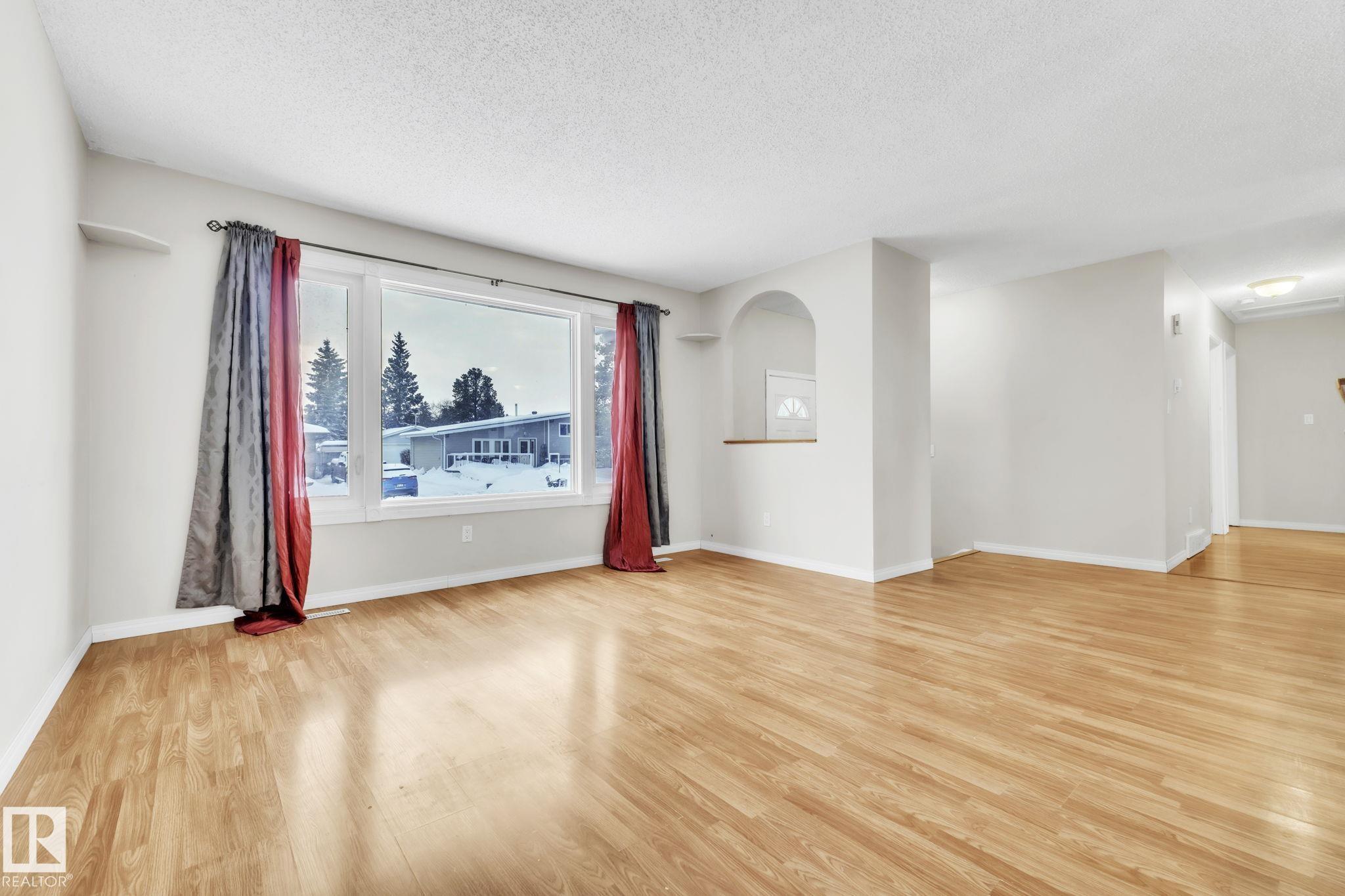 Photo 10 at 9208 99a Avenue, Morinville