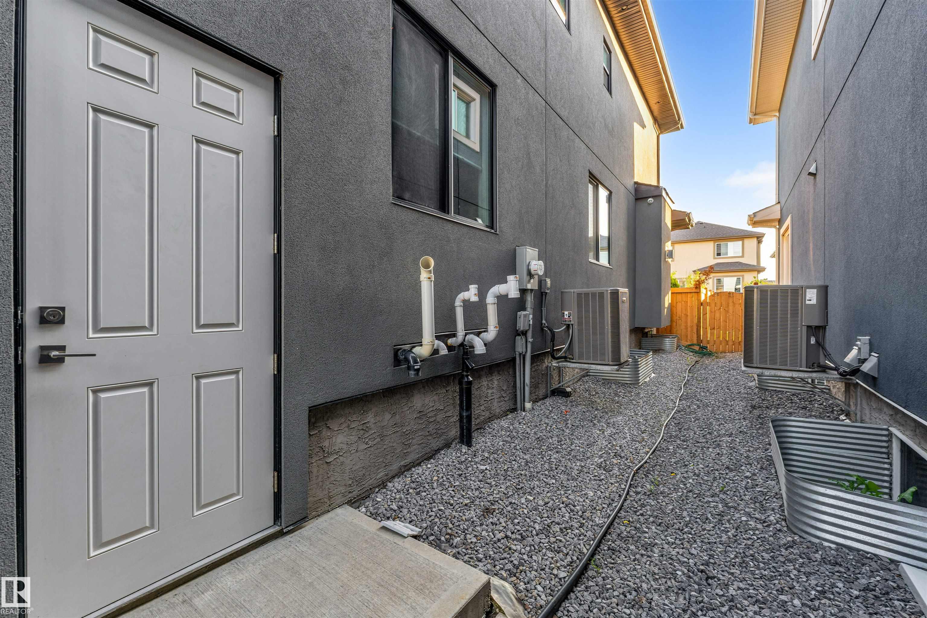 Photo 11 at 1935 19 Avenue NW, Laurel, Edmonton