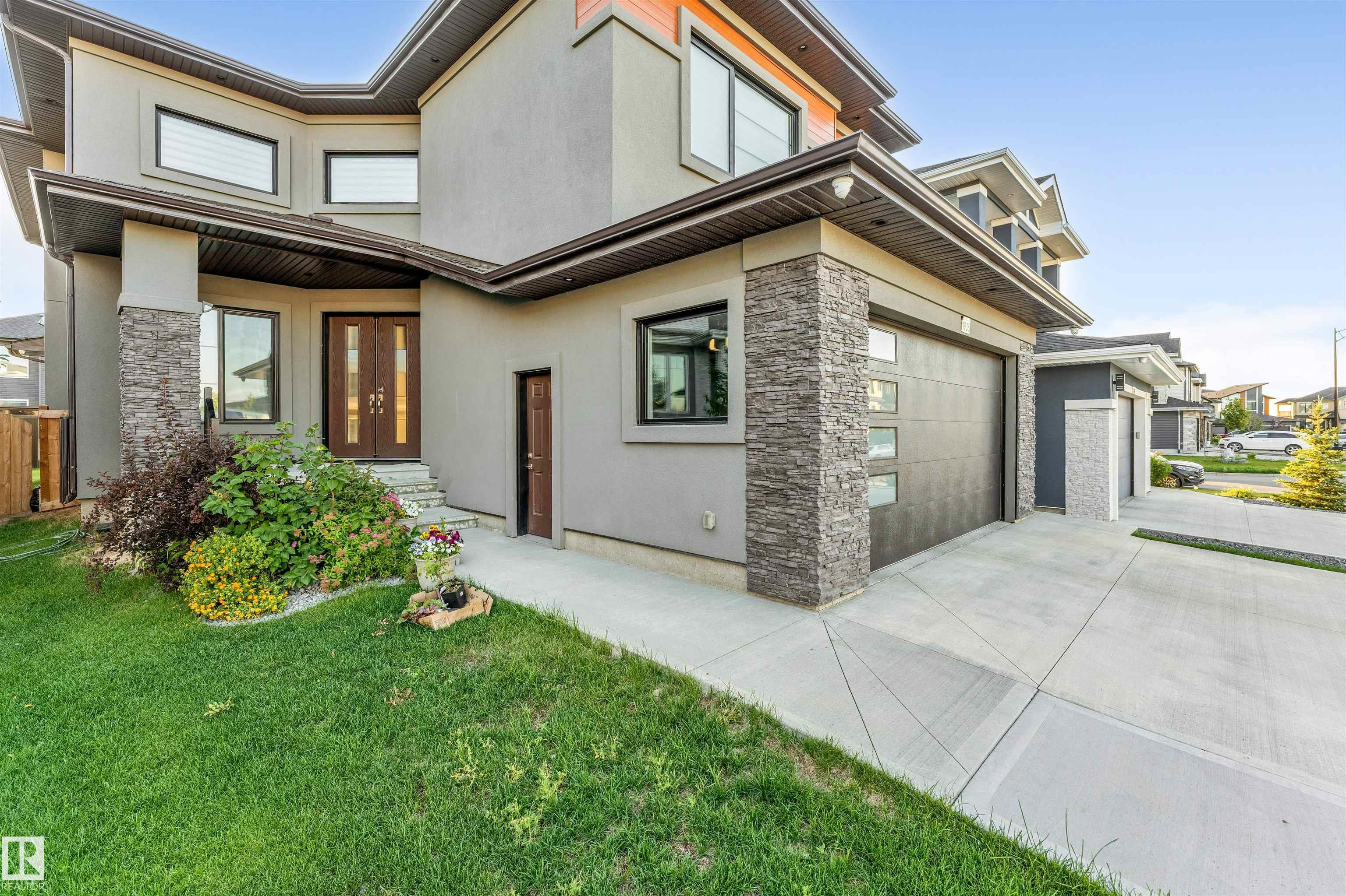 Photo 7 at 1935 19 Avenue NW, Laurel, Edmonton