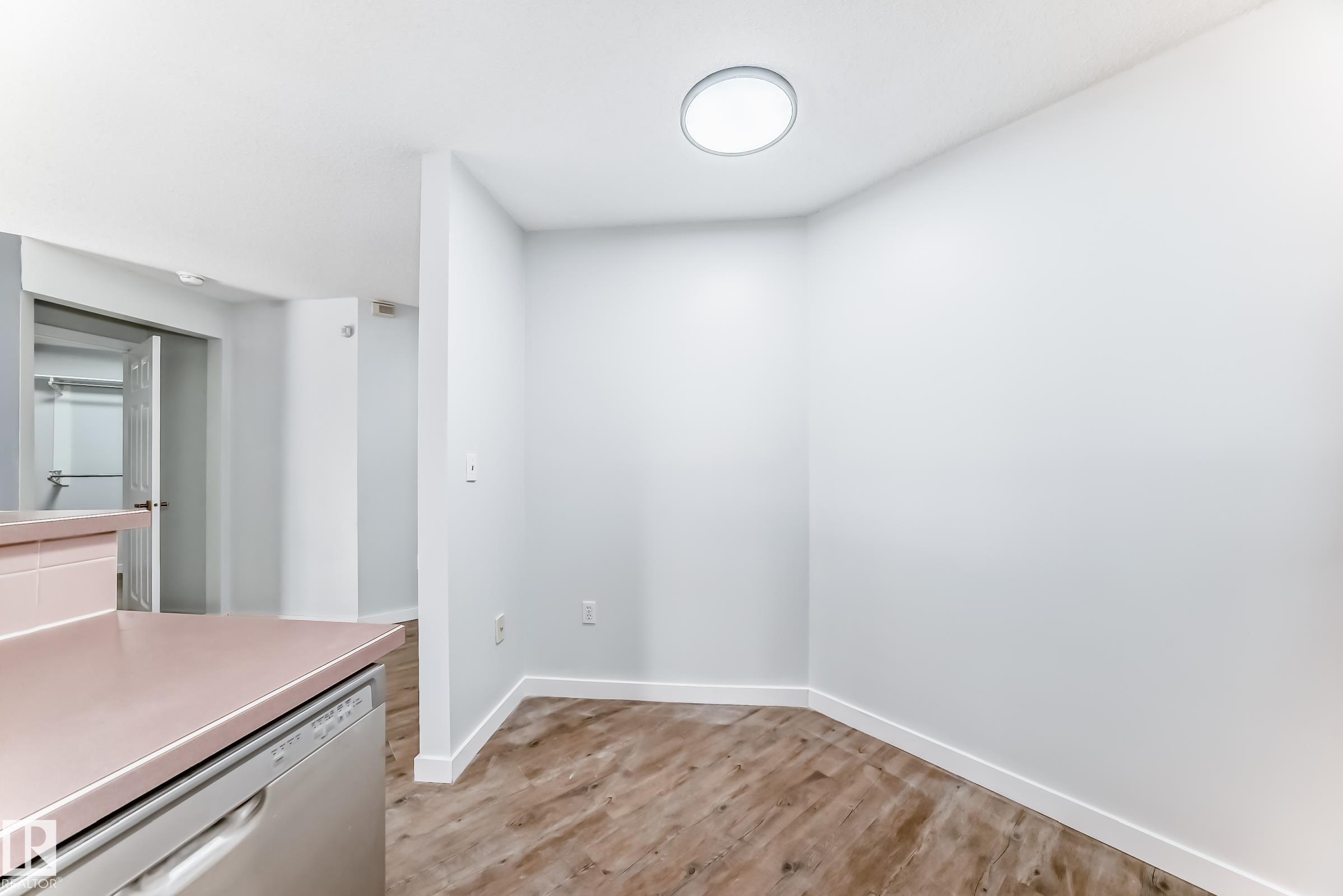 Photo 18 at 112 - 11716 100 Avenue NW, Wîhkwêntôwin, Edmonton